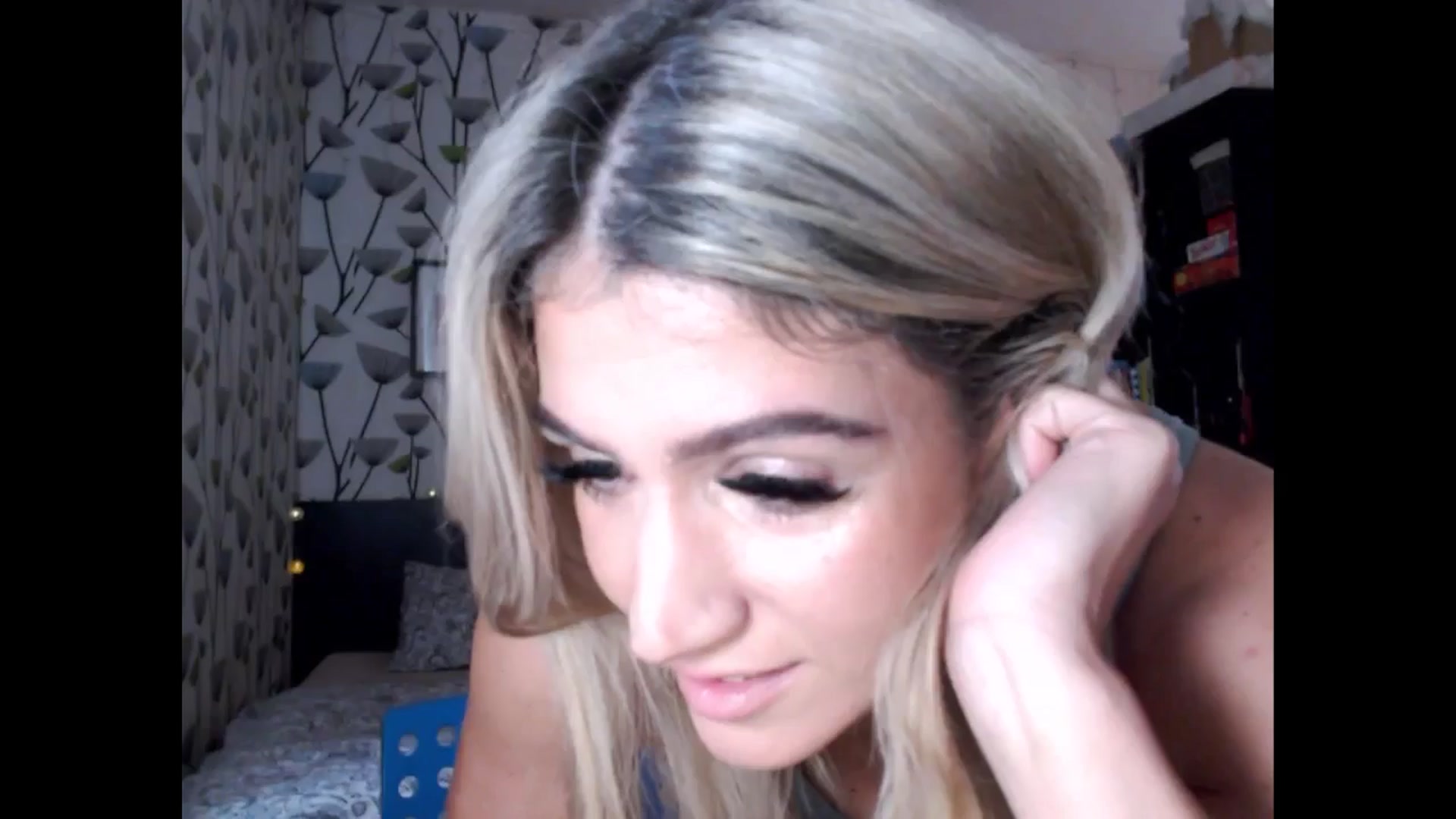 Gallery image thumbnail from BlakeLivelyi's myfreecams stream on, 11/18/2024, 13:06 image 9 of 20