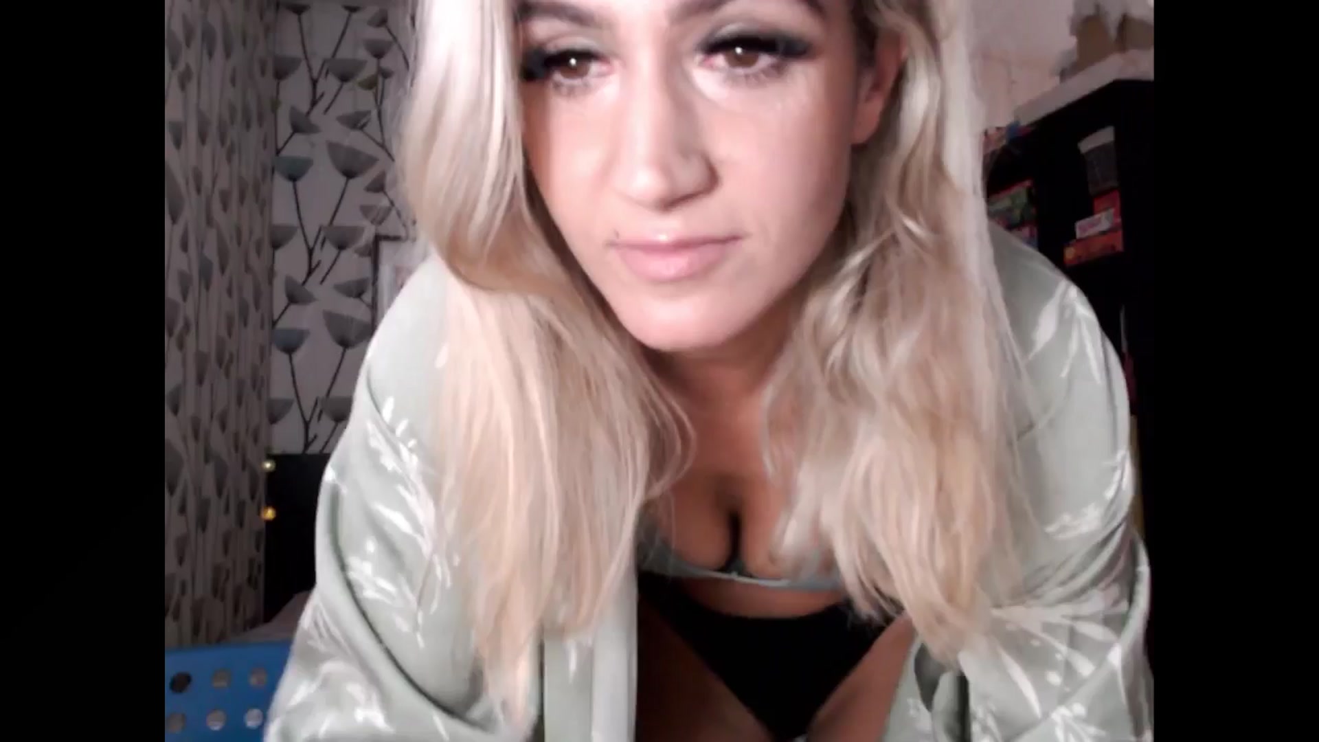 Gallery image thumbnail from BlakeLivelyi's myfreecams stream on, 11/18/2024, 13:06 image 6 of 20