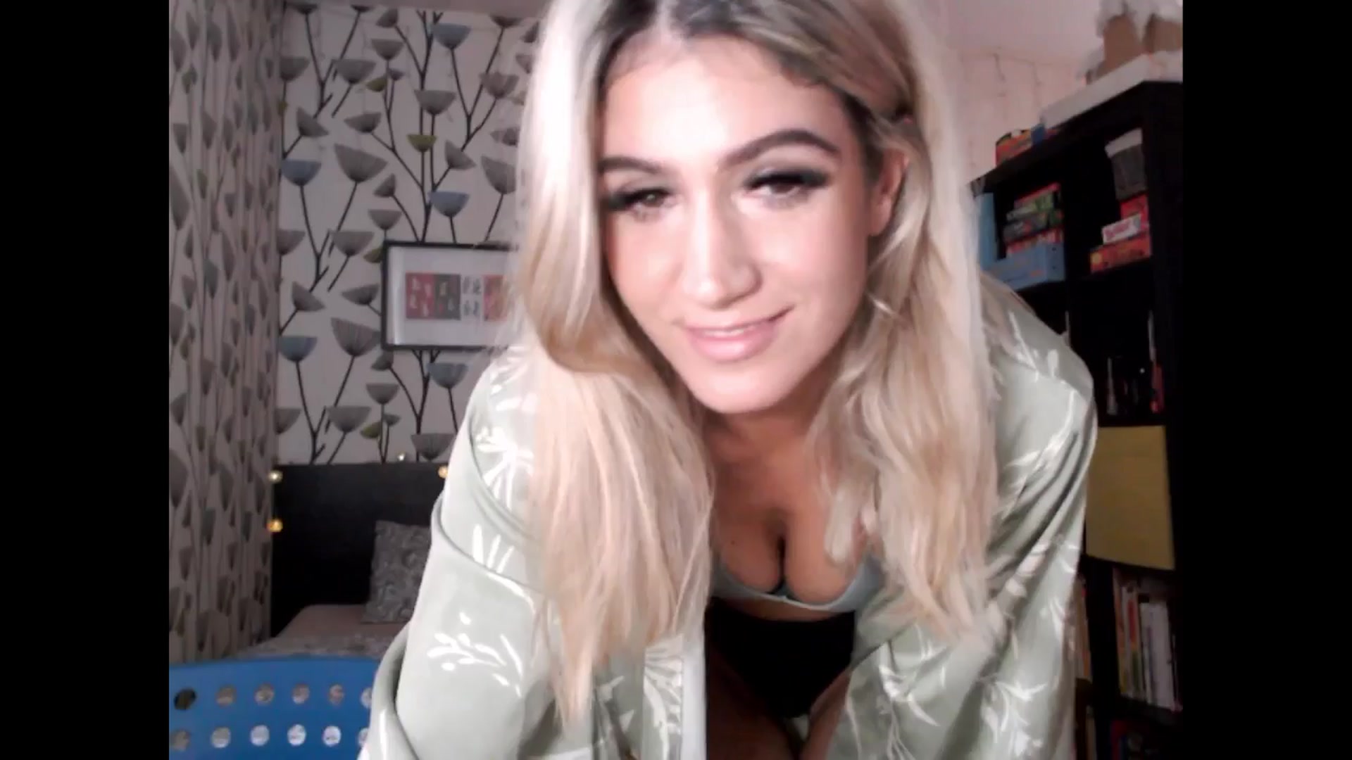 Gallery image thumbnail from BlakeLivelyi's myfreecams stream on, 11/18/2024, 13:06 image 4 of 20