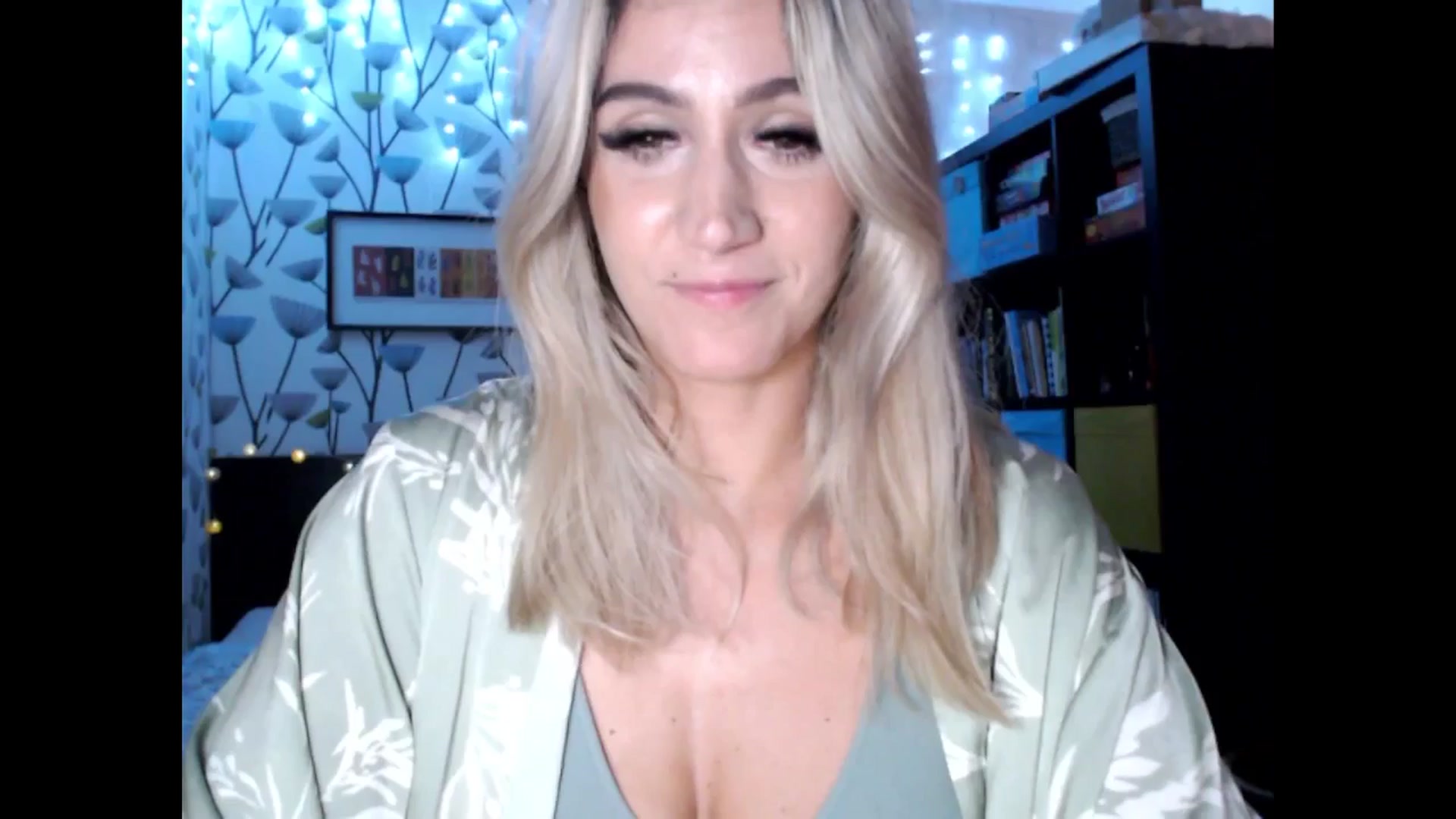 Gallery image thumbnail from BlakeLivelyi's myfreecams stream on, 11/18/2024, 16:35 image 4 of 20