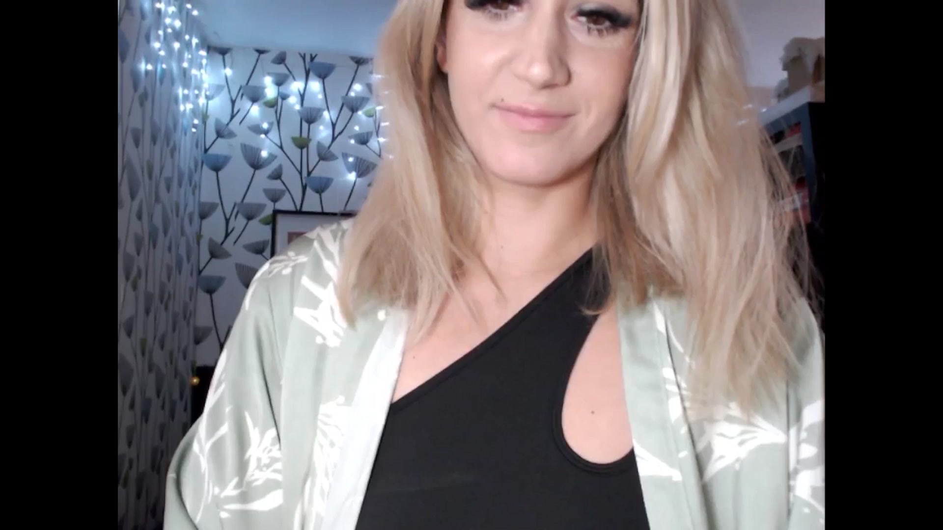 Gallery image thumbnail from BlakeLivelyi's myfreecams stream on, 12/10/2024, 11:32 image 1 of 20