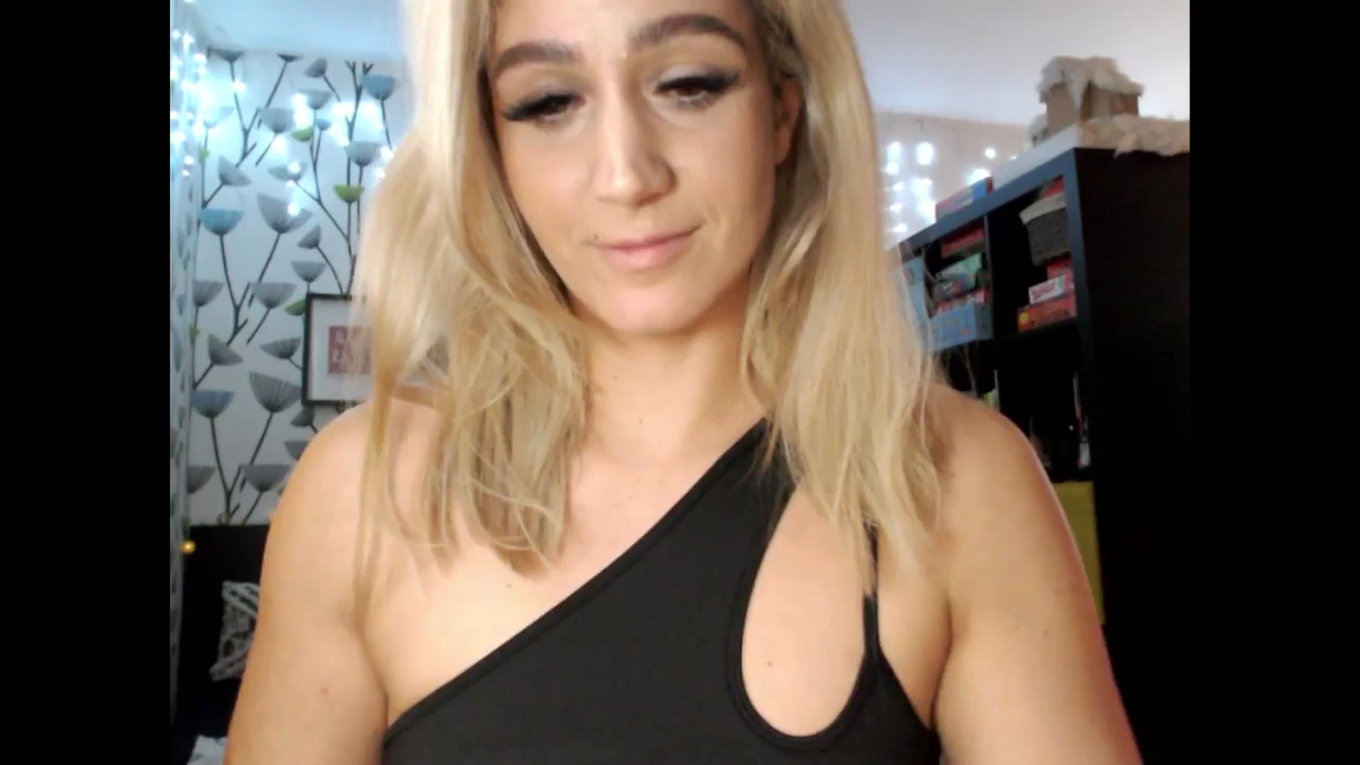 Gallery image thumbnail from BlakeLivelyi's myfreecams stream on, 12/10/2024, 12:14 image 7 of 20