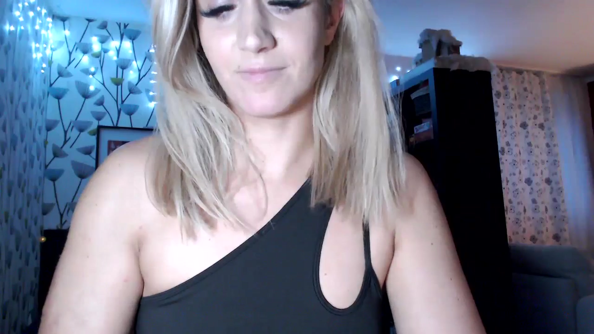 Gallery image thumbnail from BlakeLivelyi's myfreecams stream on, 12/10/2024, 16:00 image 6 of 20