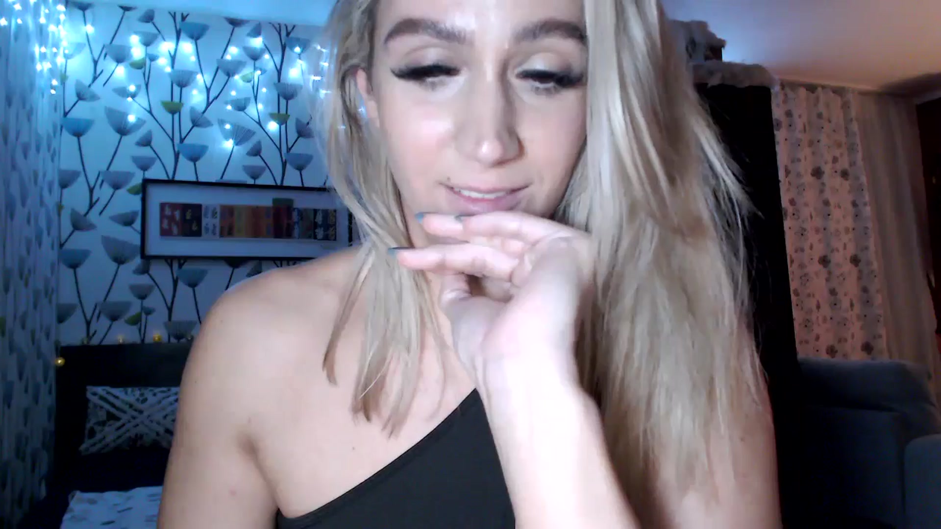 Gallery image thumbnail from BlakeLivelyi's myfreecams stream on, 12/10/2024, 16:00 image 13 of 20