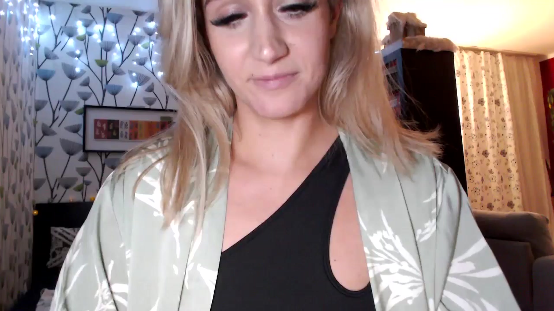 Gallery image thumbnail from BlakeLivelyi's myfreecams stream on, 12/10/2024, 16:00 image 17 of 20