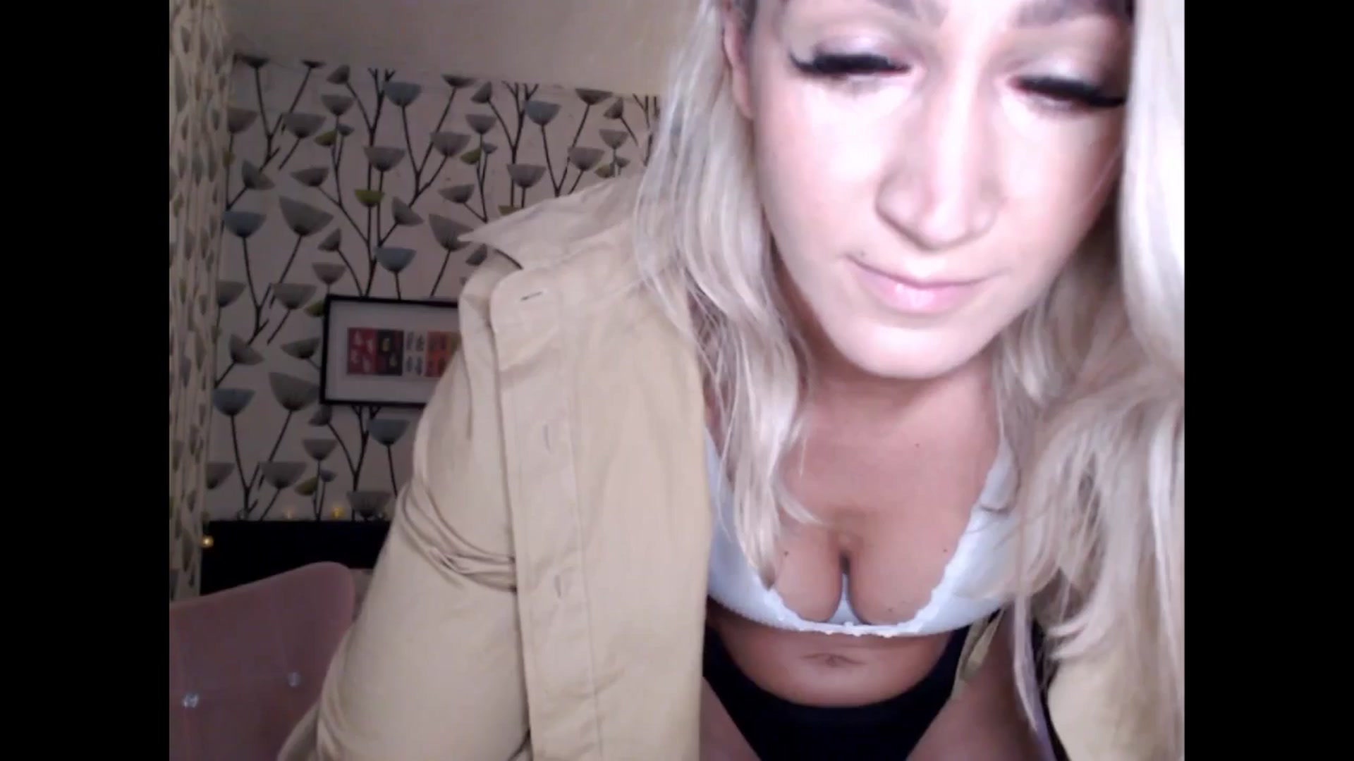 Gallery image thumbnail from BlakeLivelyi's myfreecams stream on, 12/13/2024, 14:58 image 9 of 20