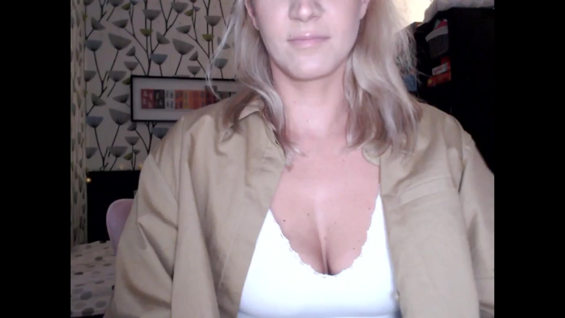 Gallery image thumbnail from BlakeLivelyi's myfreecams stream on, 12/13/2024, 14:58 image 1 of 20