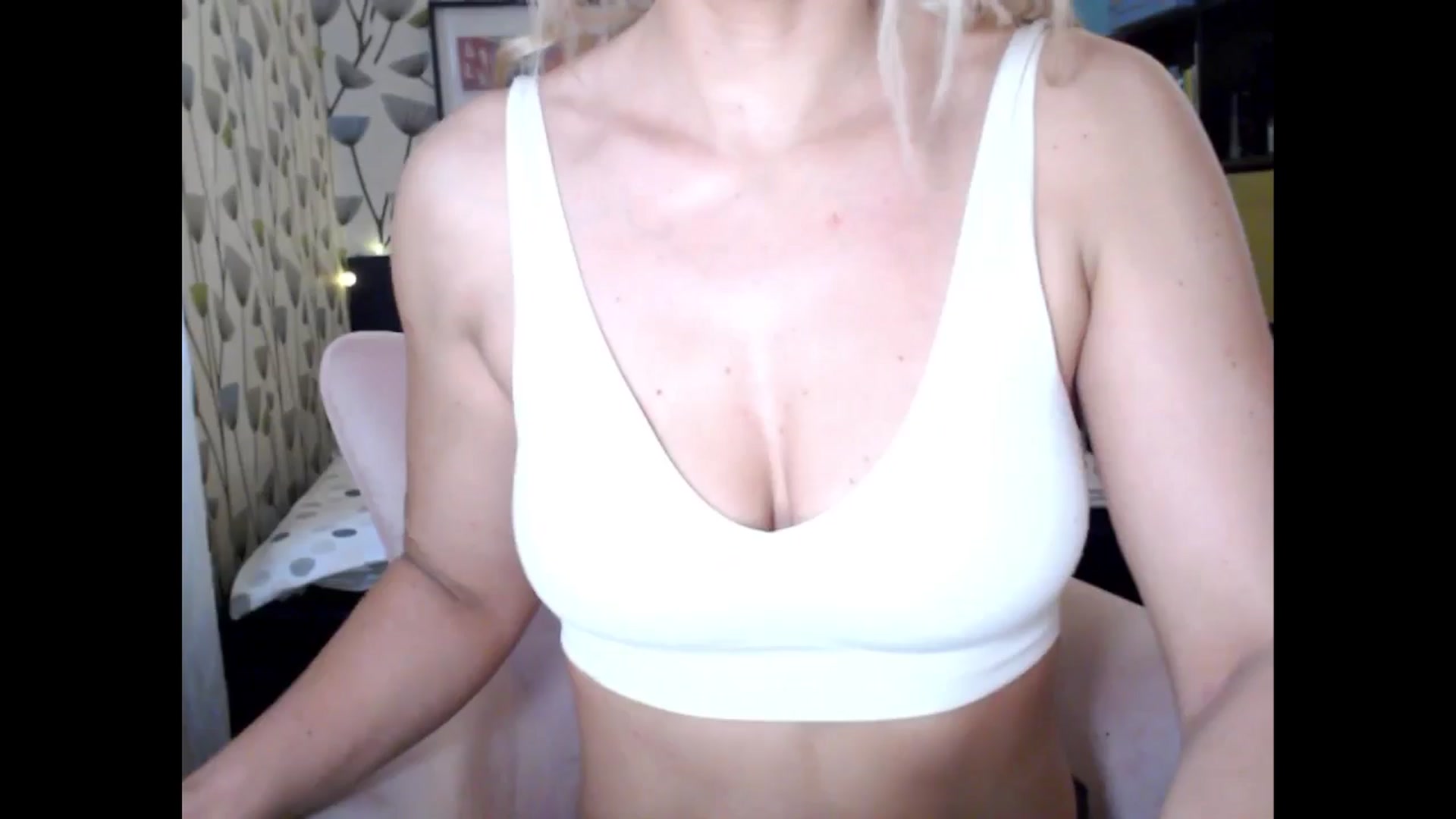 Gallery image thumbnail from BlakeLivelyi's myfreecams stream on, 12/14/2024, 13:29 image 17 of 20