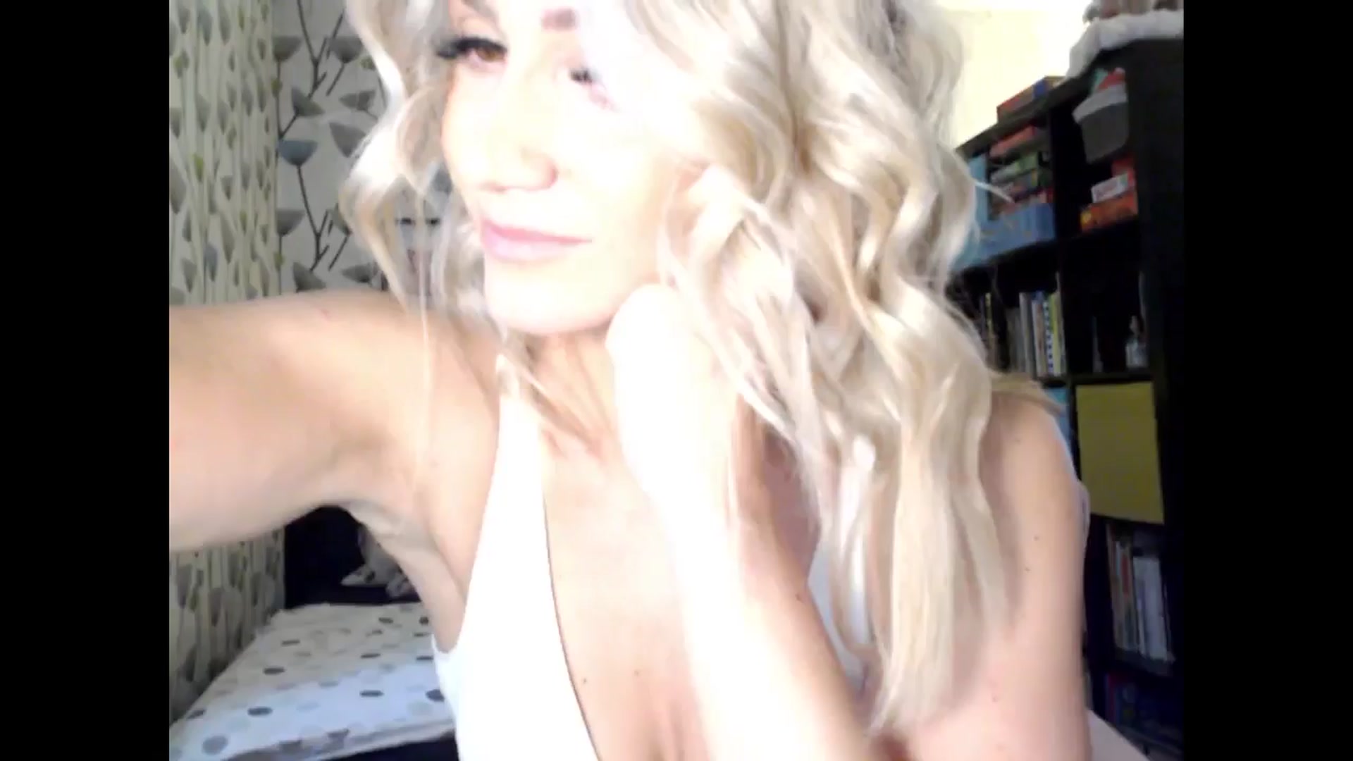Gallery image thumbnail from BlakeLivelyi's myfreecams stream on, 12/14/2024, 13:29 image 19 of 20
