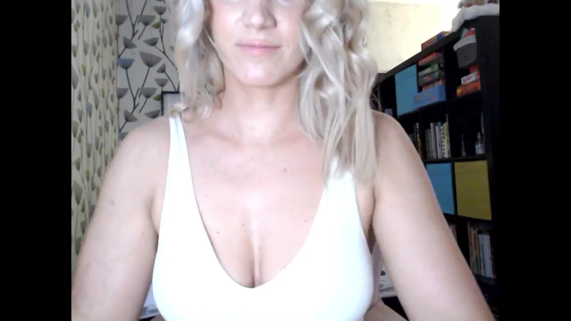 Gallery image thumbnail from BlakeLivelyi's myfreecams stream on, 12/14/2024, 13:29 image 18 of 20