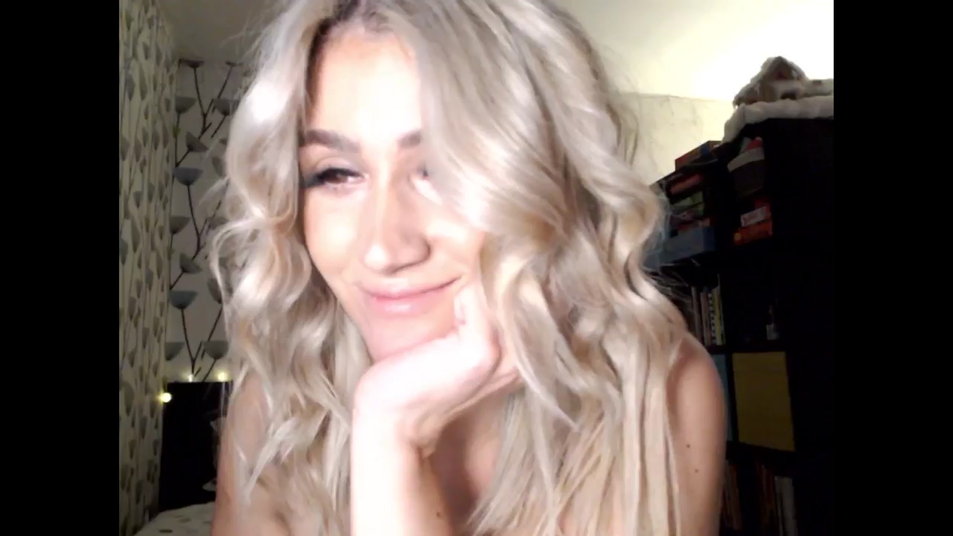 Gallery image thumbnail from BlakeLivelyi's myfreecams stream on, 12/14/2024, 14:43 image 17 of 20