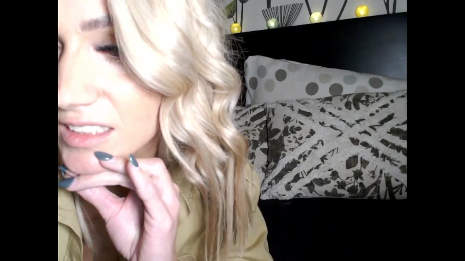 Gallery image thumbnail from BlakeLivelyi's myfreecams stream on, 12/14/2024, 16:14 image 11 of 20