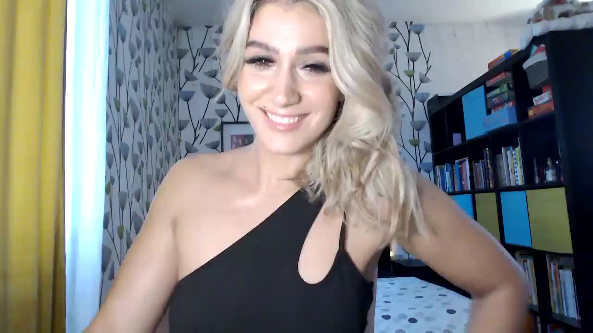Gallery image thumbnail from BlakeLivelyi's myfreecams stream on, 12/15/2024, 13:33 image 7 of 20