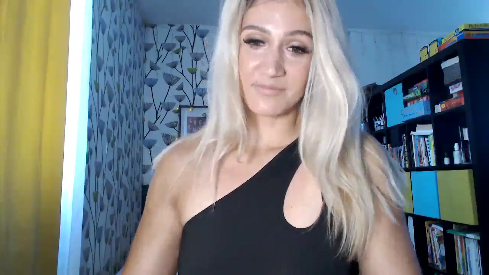 Gallery image thumbnail from BlakeLivelyi's myfreecams stream on, 09/04/2025, 10:38 image 10 of 20