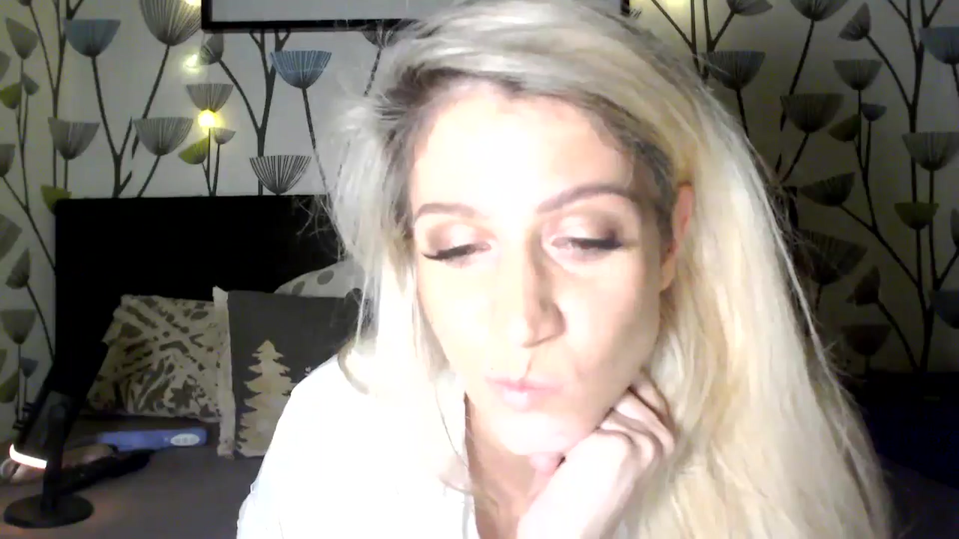Gallery image thumbnail from BlakeLivelyi's myfreecams stream on, 10/13/2025, 18:01 image 18 of 20