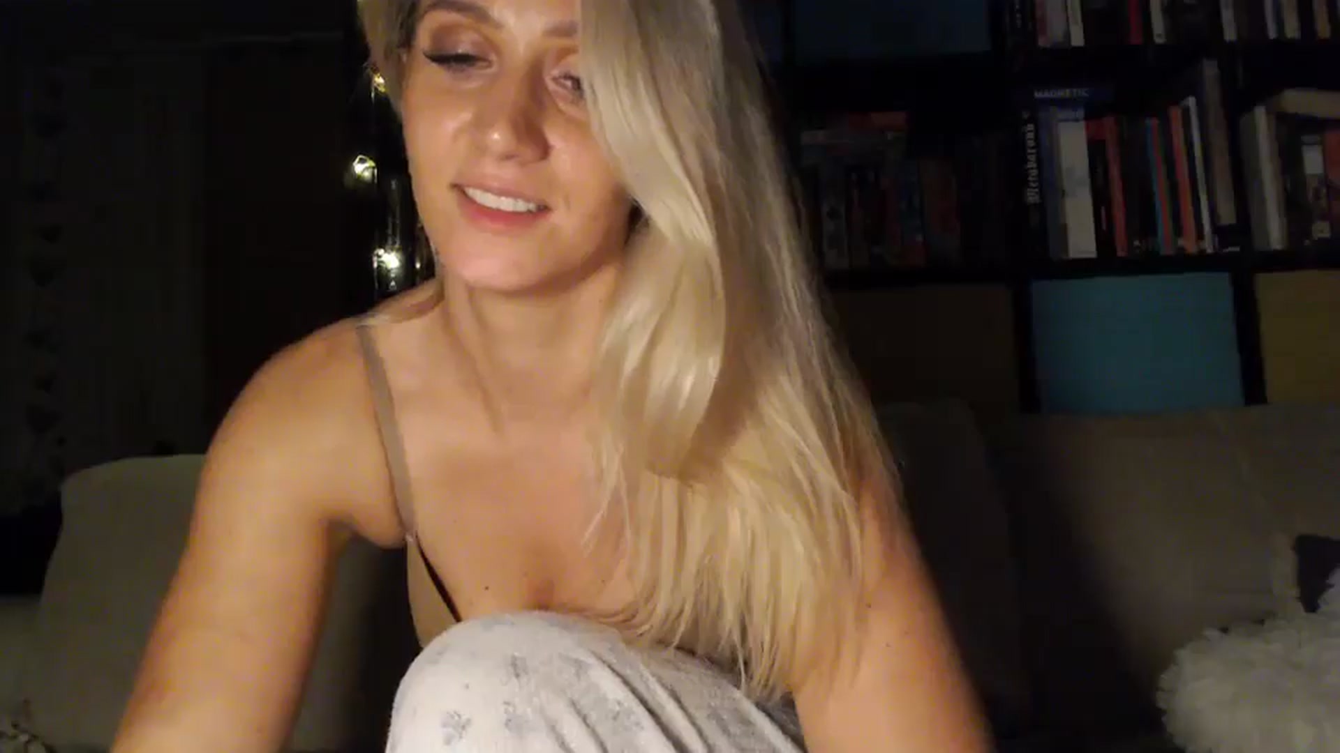 Gallery image thumbnail from BlakeLivelyi's myfreecams stream on, 10/14/2025, 24:35 image 4 of 20