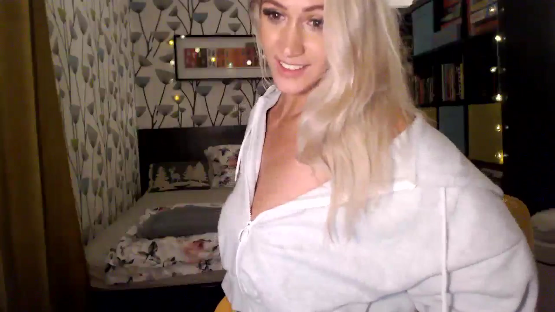 Gallery image thumbnail from BlakeLivelyi's myfreecams stream on, 11/06/2025, 19:05 image 14 of 20