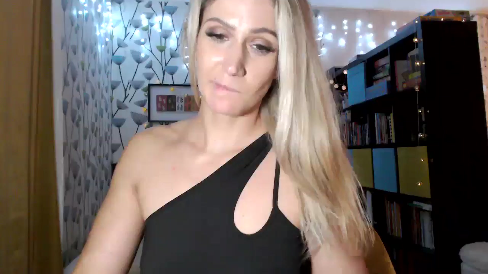 Gallery image thumbnail from BlakeLivelyi's myfreecams stream on, 12/03/2025, 17:54 image 20 of 20