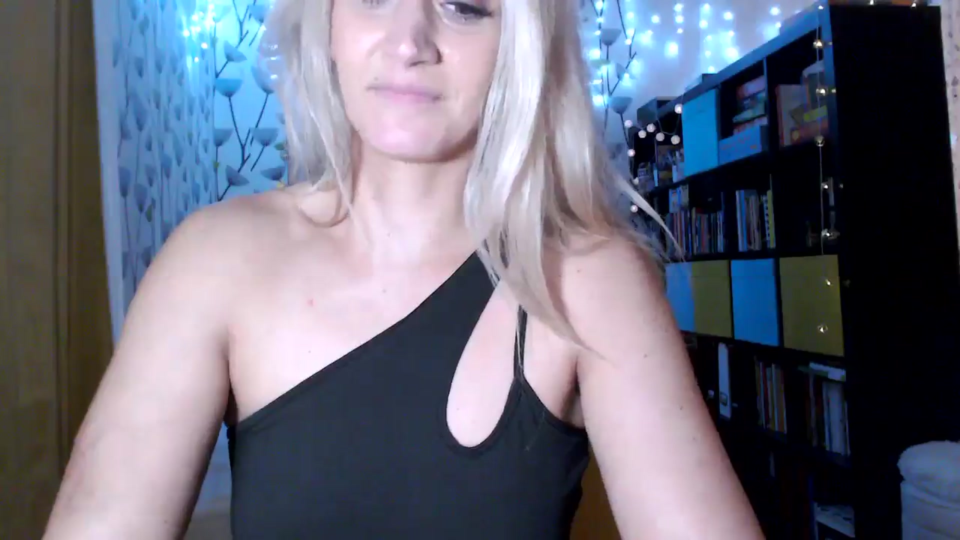 Gallery image thumbnail from BlakeLivelyi's myfreecams stream on, 12/03/2025, 17:54 image 13 of 20
