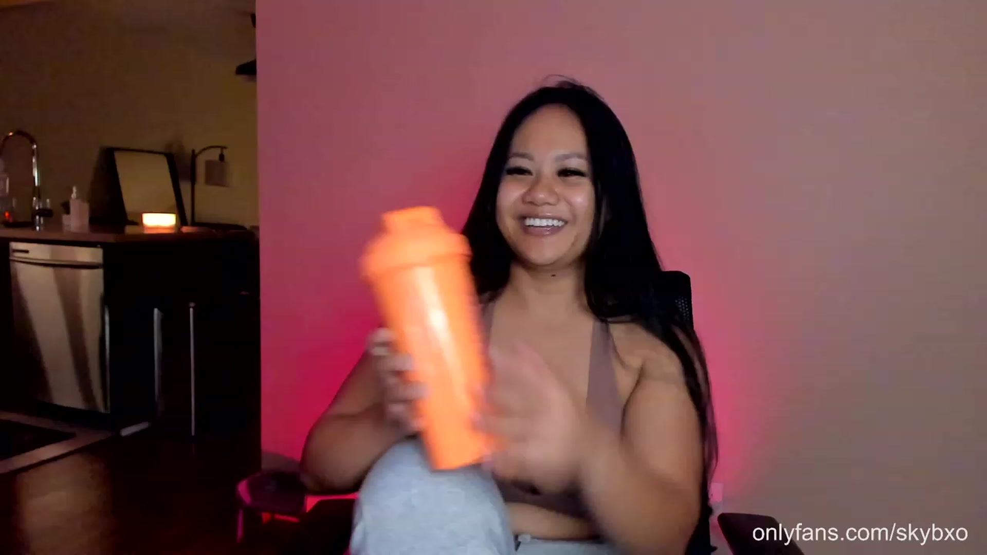 Gallery image thumbnail from BlakeSky's myfreecams stream on, 12/08/2022, 04:52 image 5 of 20
