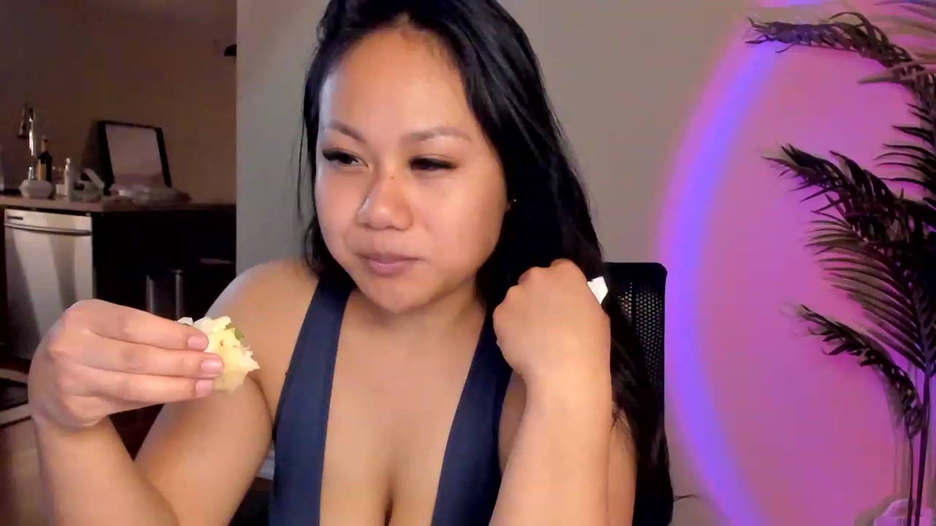 Gallery image thumbnail from BlakeSky's myfreecams stream on, 12/11/2022, 02:33 image 14 of 20