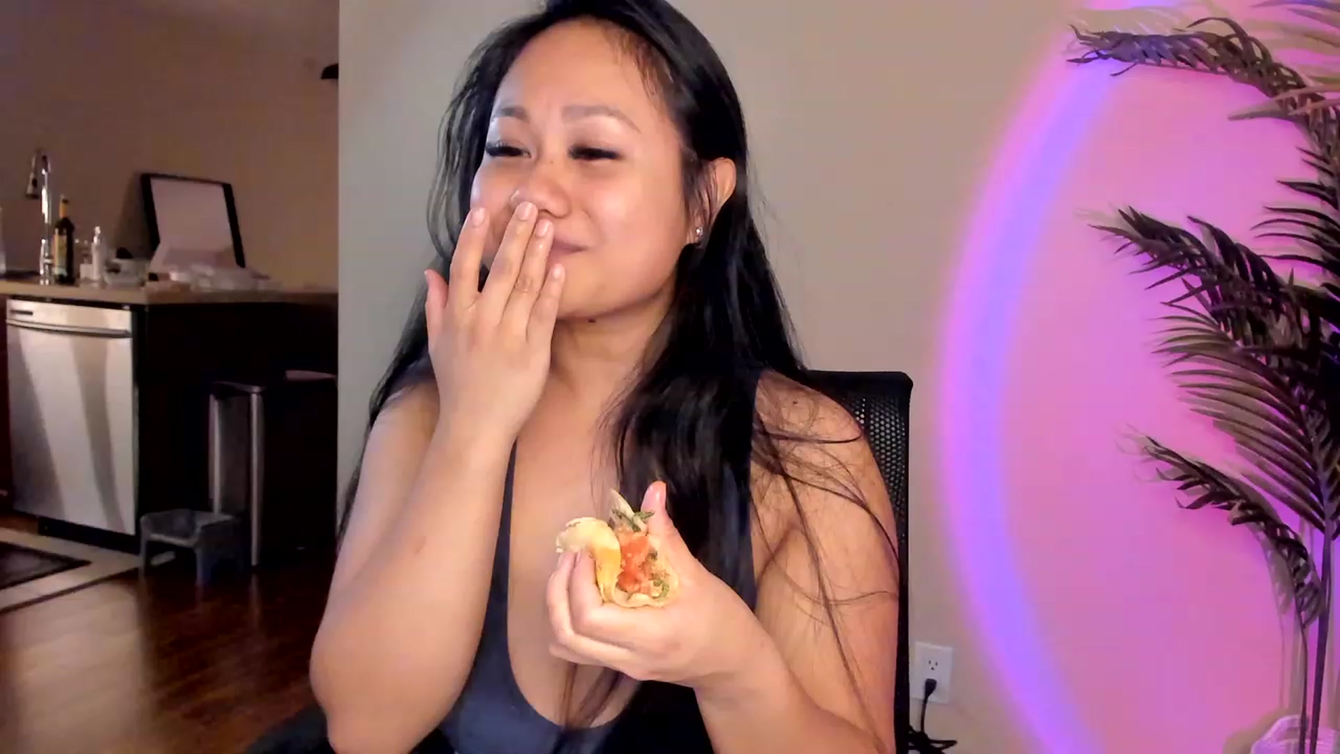 Gallery image thumbnail from BlakeSky's myfreecams stream on, 12/11/2022, 02:33 image 17 of 20