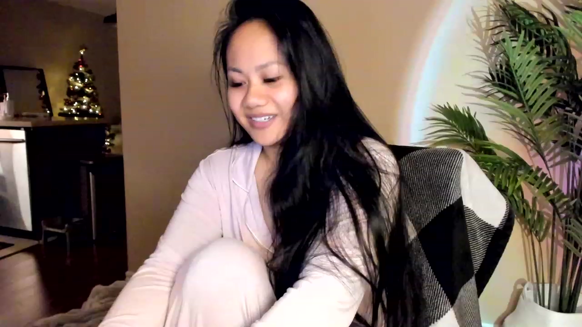 Gallery image thumbnail from BlakeSky's myfreecams stream on, 01/03/2023, 03:35 image 18 of 20