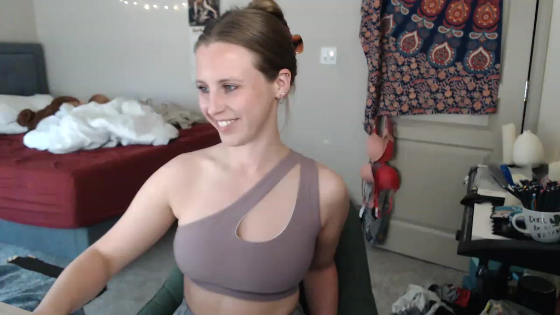 Gallery image thumbnail from Blake_Bardot's myfreecams stream on, 05/13/2023, 19:31 image 15 of 20