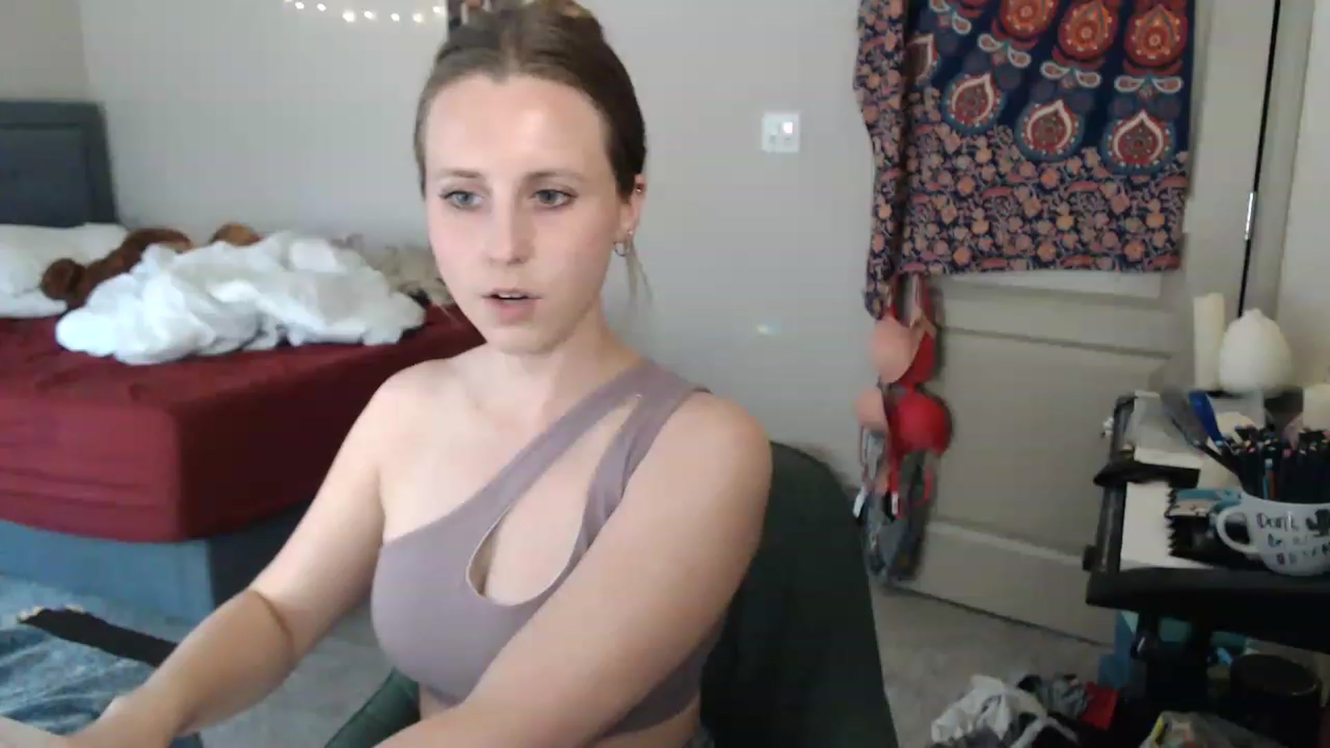 Gallery image thumbnail from Blake_Bardot's myfreecams stream on, 05/13/2023, 19:31 image 14 of 20
