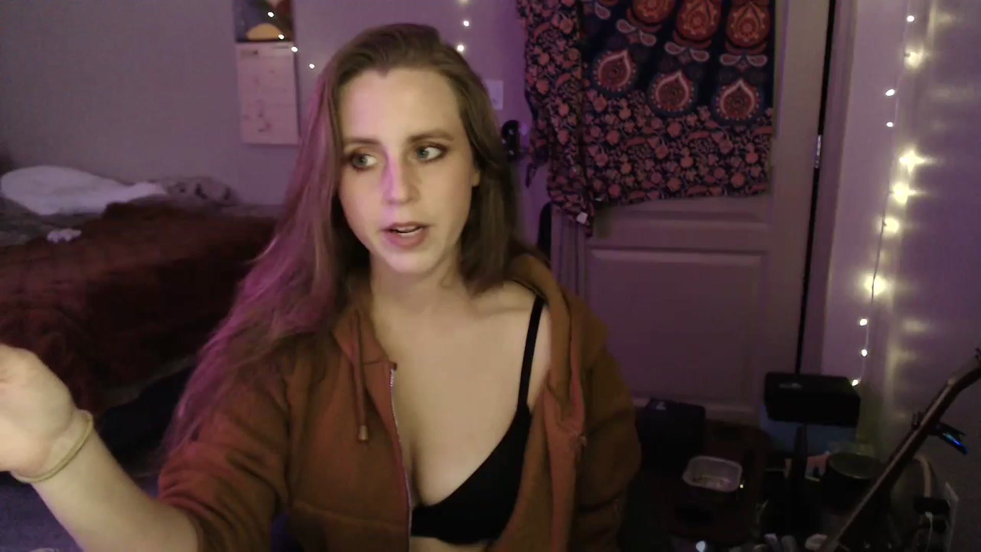 Gallery image thumbnail from Blake_Bardot's myfreecams stream on, 06/18/2023, 03:47 image 14 of 20