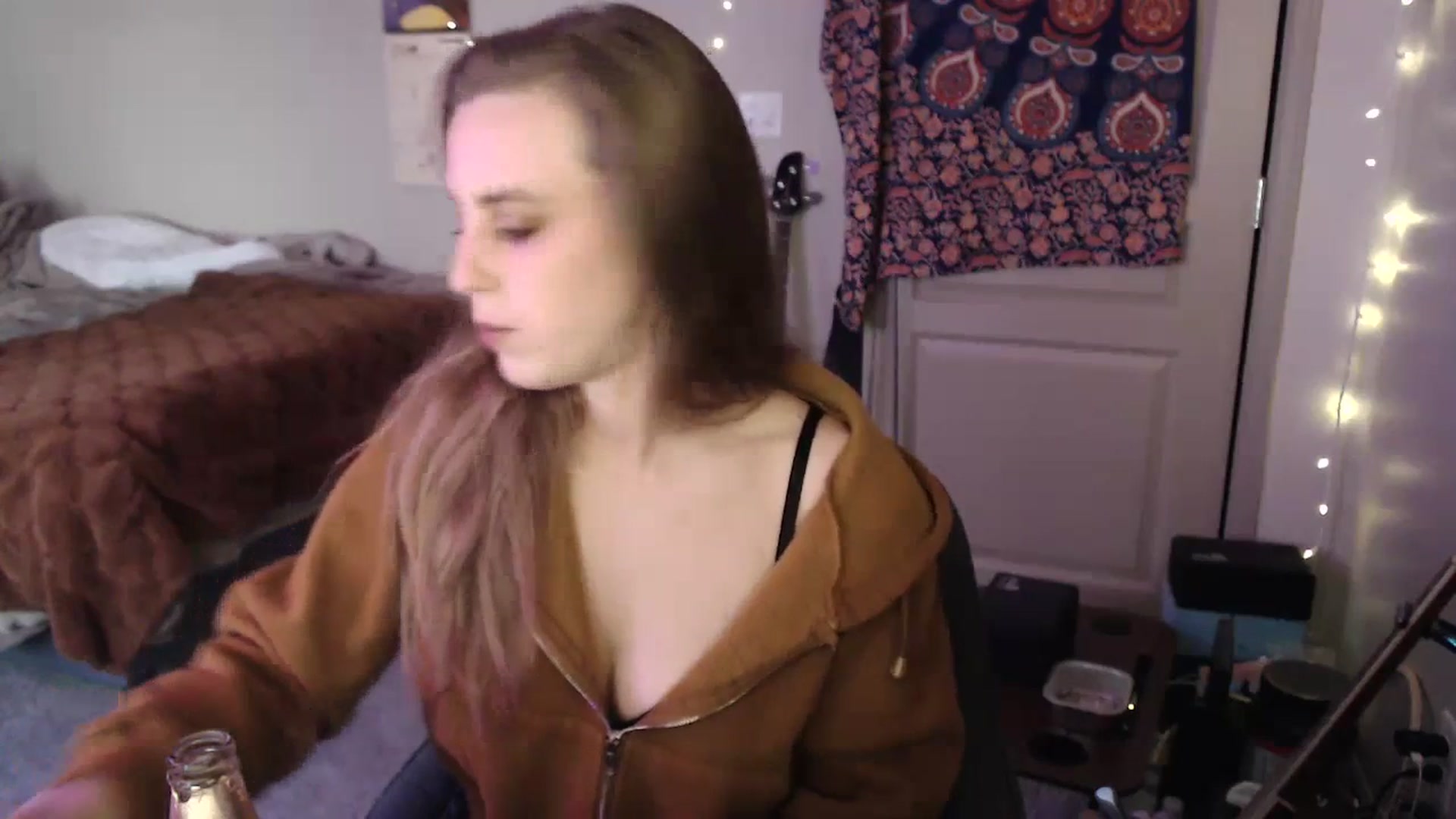 Gallery image thumbnail from Blake_Bardot's myfreecams stream on, 06/18/2023, 03:47 image 2 of 20