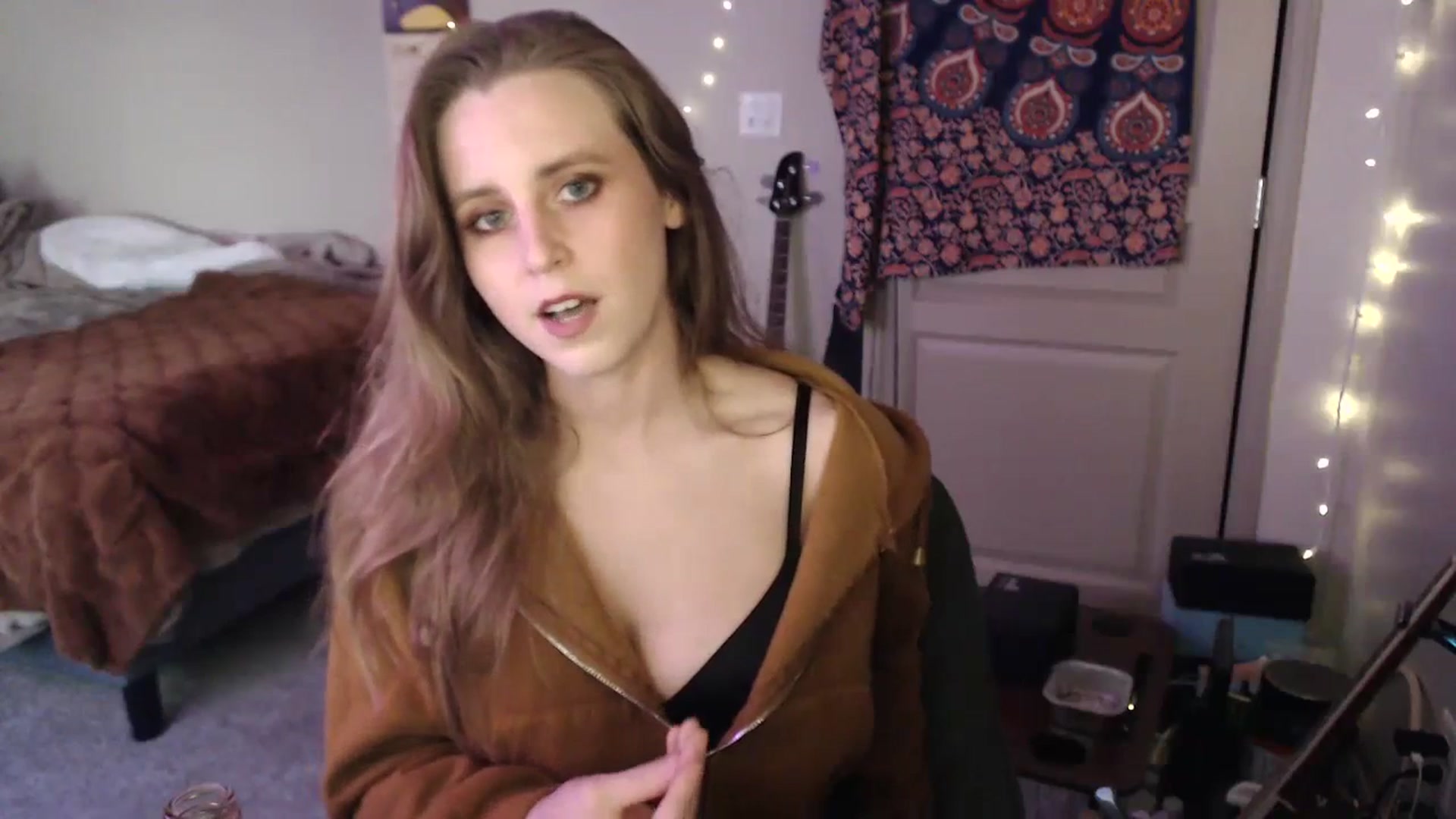 Gallery image thumbnail from Blake_Bardot's myfreecams stream on, 06/18/2023, 03:47 image 3 of 20