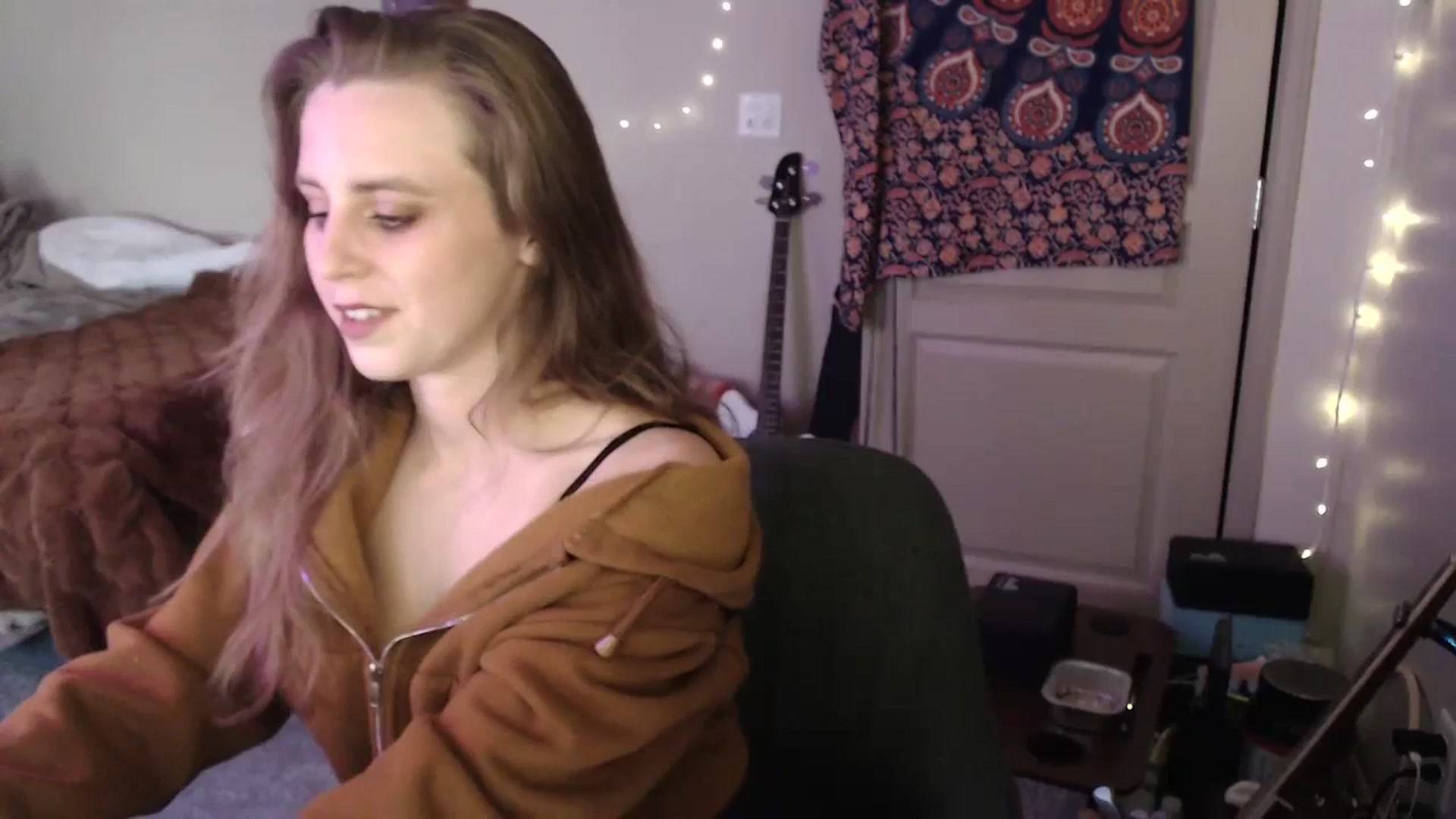Gallery image thumbnail from Blake_Bardot's myfreecams stream on, 06/18/2023, 03:47 image 1 of 20