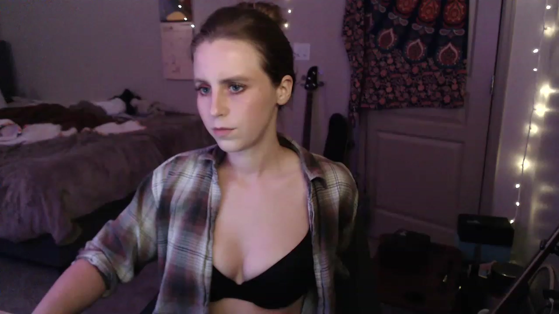 Gallery image thumbnail from Blake_Bardot's myfreecams stream on, 06/21/2023, 03:30 image 17 of 20