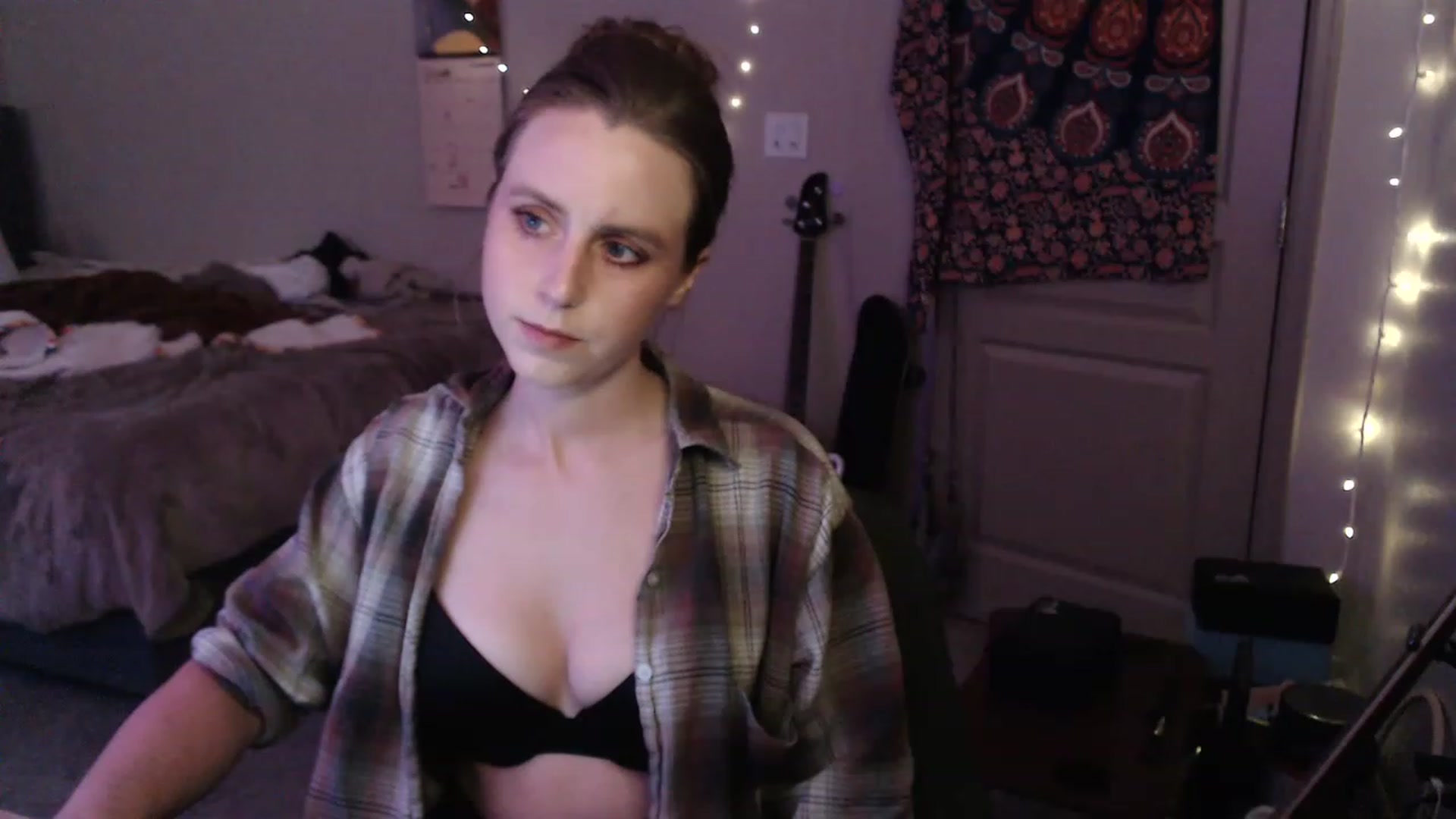 Gallery image thumbnail from Blake_Bardot's myfreecams stream on, 06/21/2023, 03:30 image 2 of 20