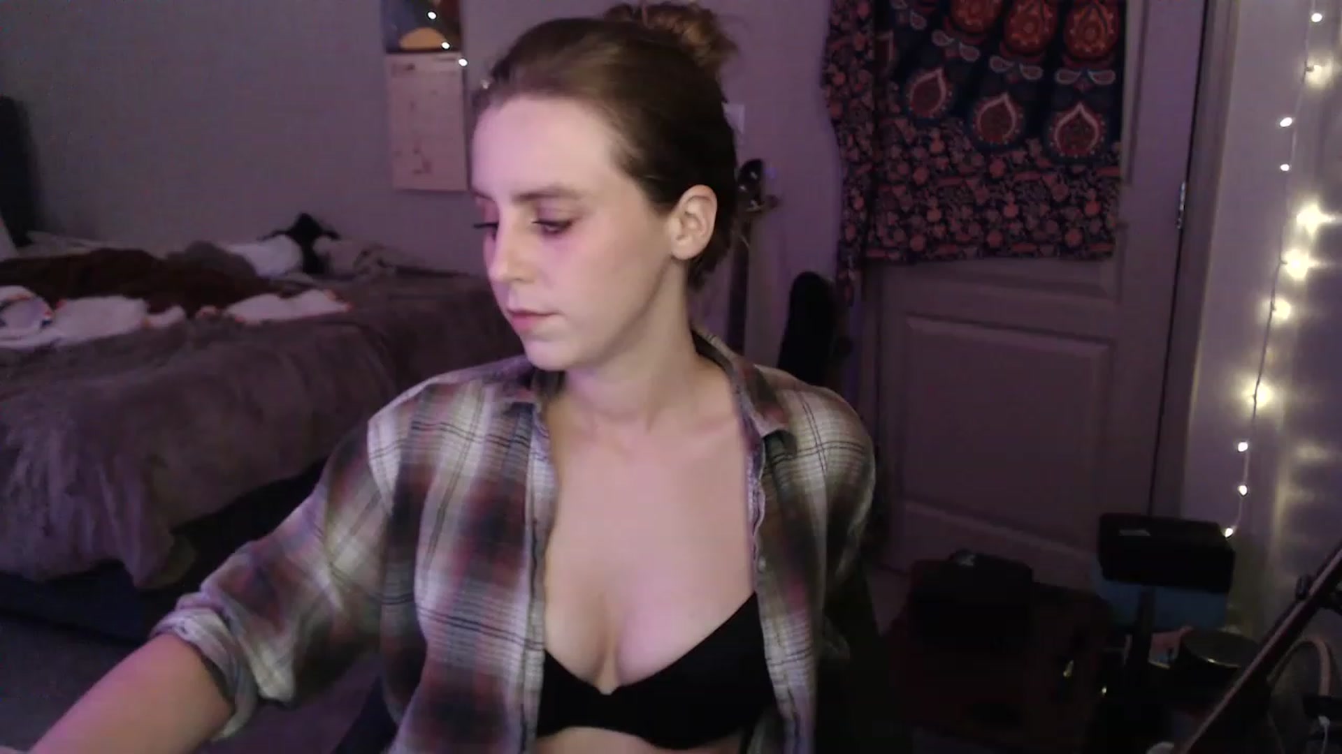 Gallery image thumbnail from Blake_Bardot's myfreecams stream on, 06/21/2023, 03:30 image 16 of 20