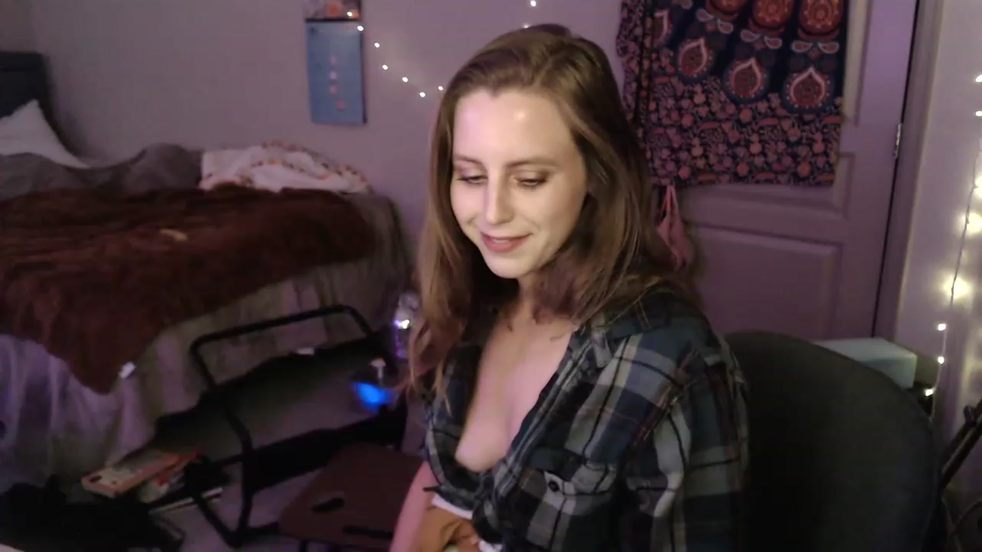 Gallery image thumbnail from Blake_Bardot's myfreecams stream on, 08/18/2023, 05:12 image 14 of 20