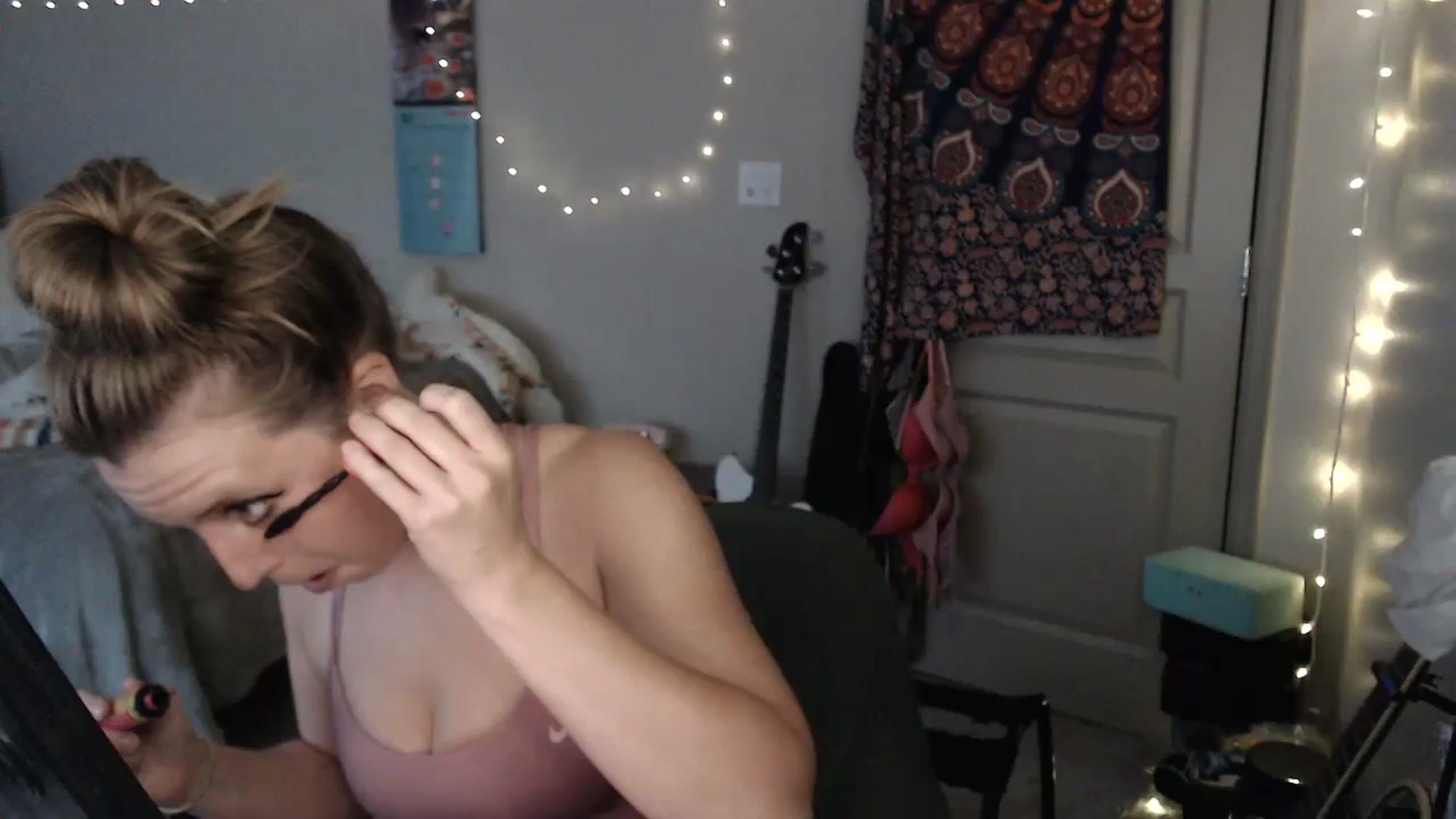 Gallery image thumbnail from Blake_Bardot's myfreecams stream on, 08/22/2023, 24:01 image 19 of 20