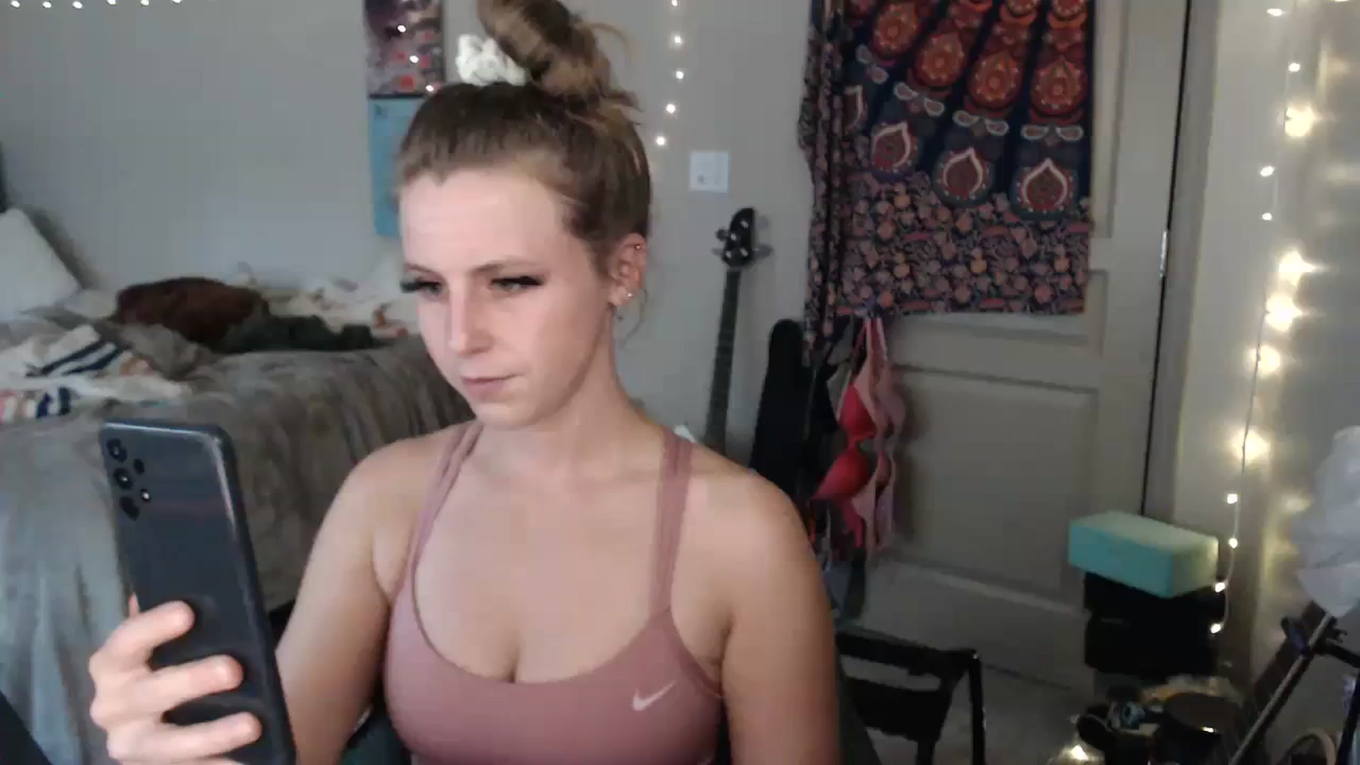 Gallery image thumbnail from Blake_Bardot's myfreecams stream on, 08/22/2023, 24:01 image 9 of 20