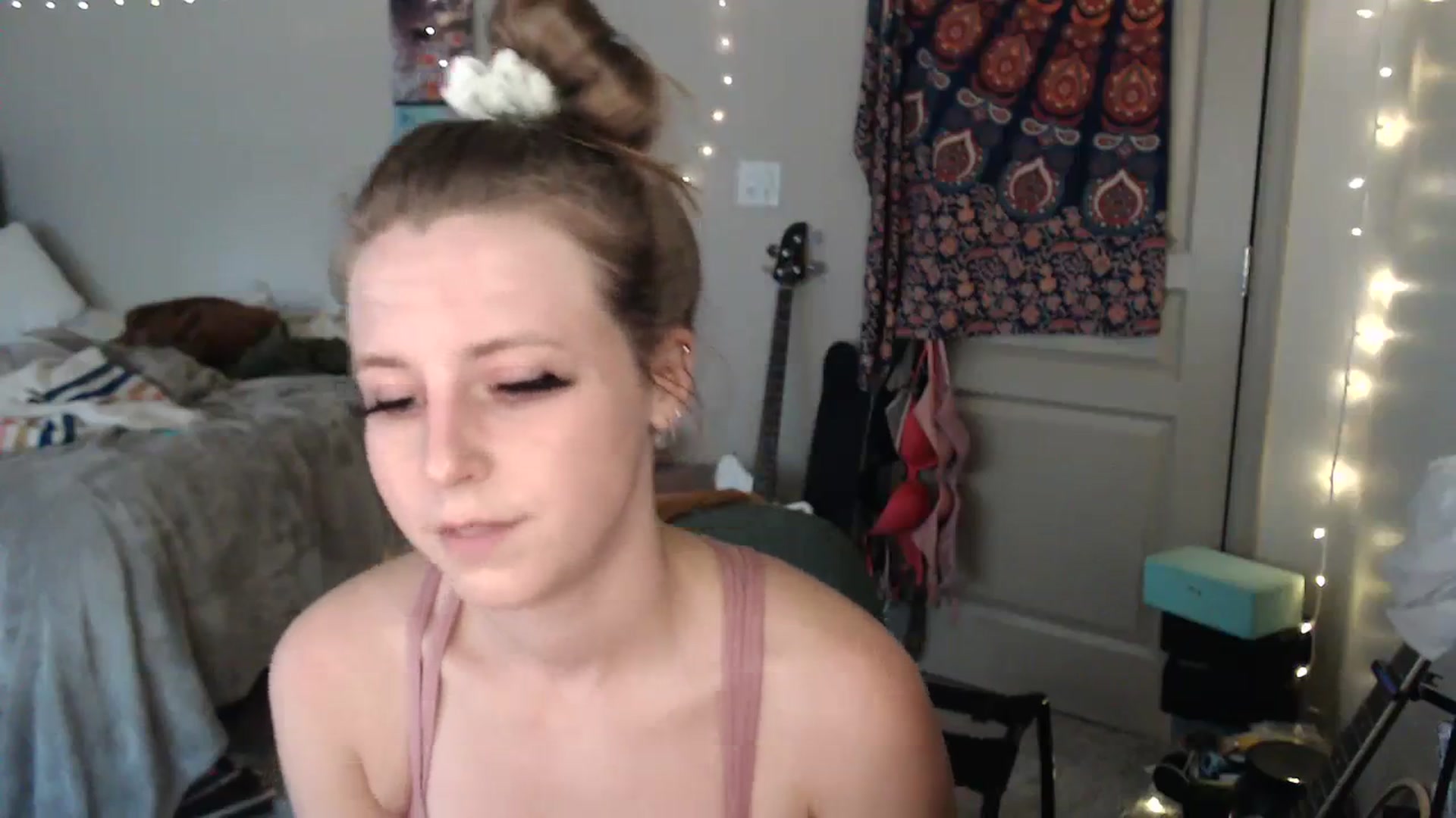 Gallery image thumbnail from Blake_Bardot's myfreecams stream on, 08/22/2023, 24:01 image 10 of 20
