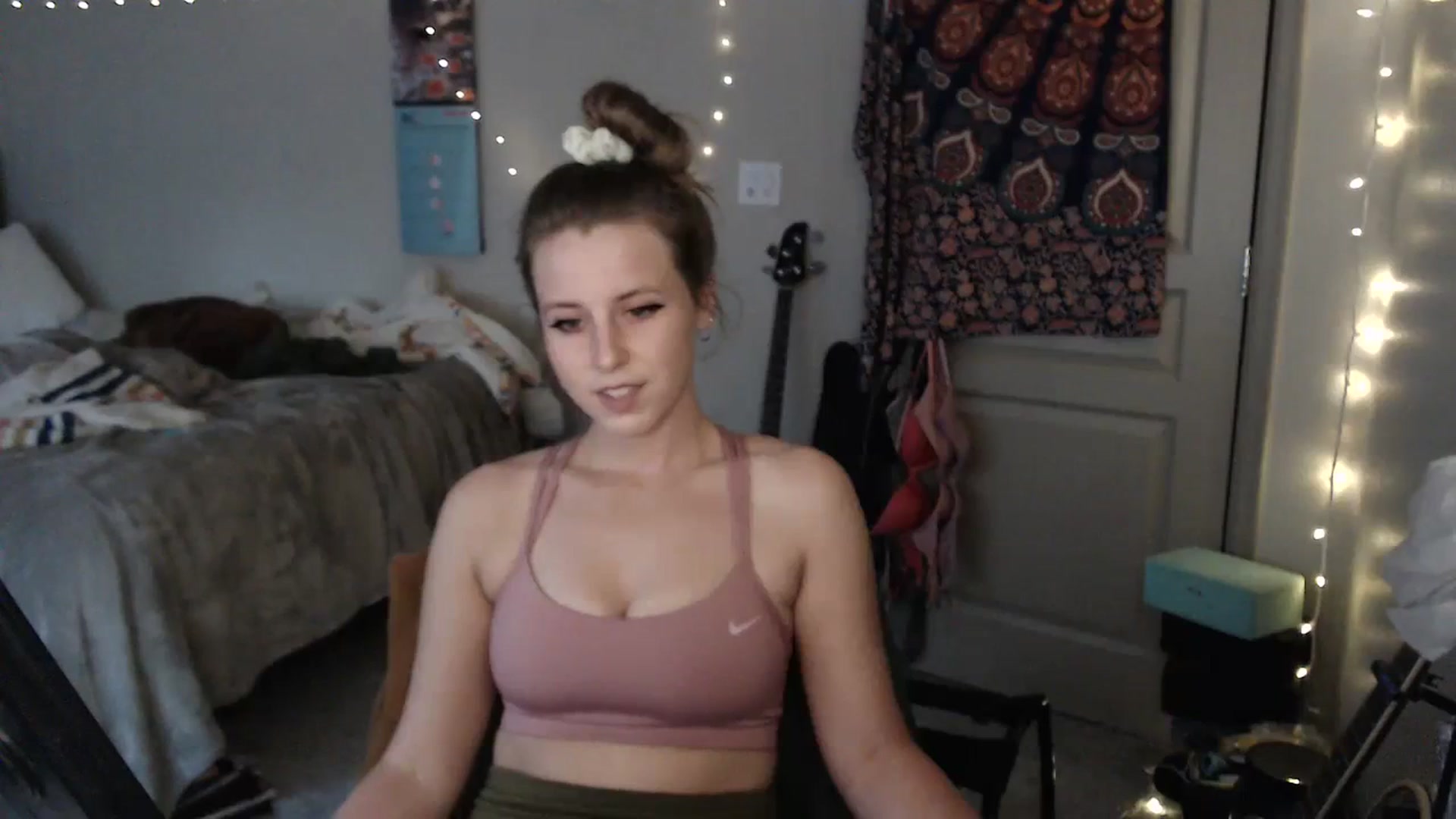 Gallery image thumbnail from Blake_Bardot's myfreecams stream on, 08/22/2023, 24:01 image 18 of 20