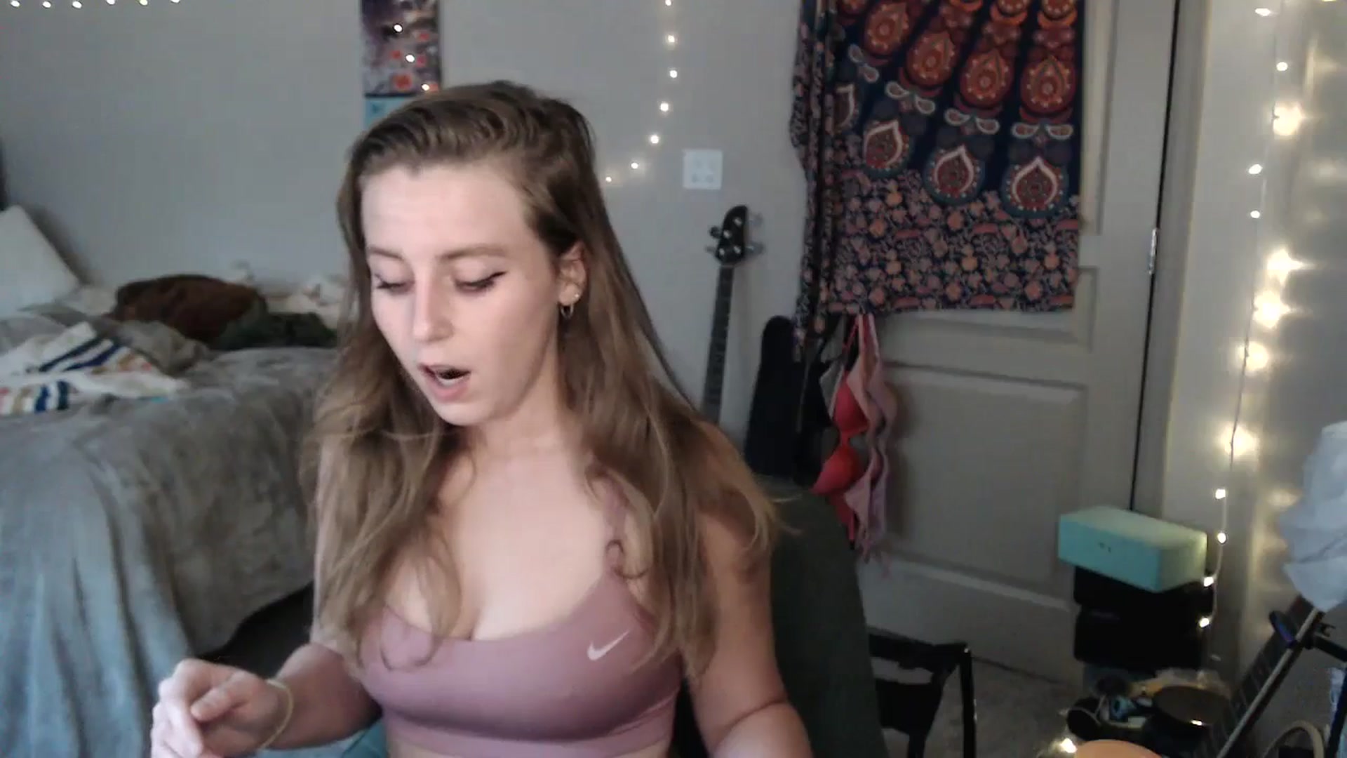 Gallery image thumbnail from Blake_Bardot's myfreecams stream on, 08/22/2023, 24:19 image 16 of 20