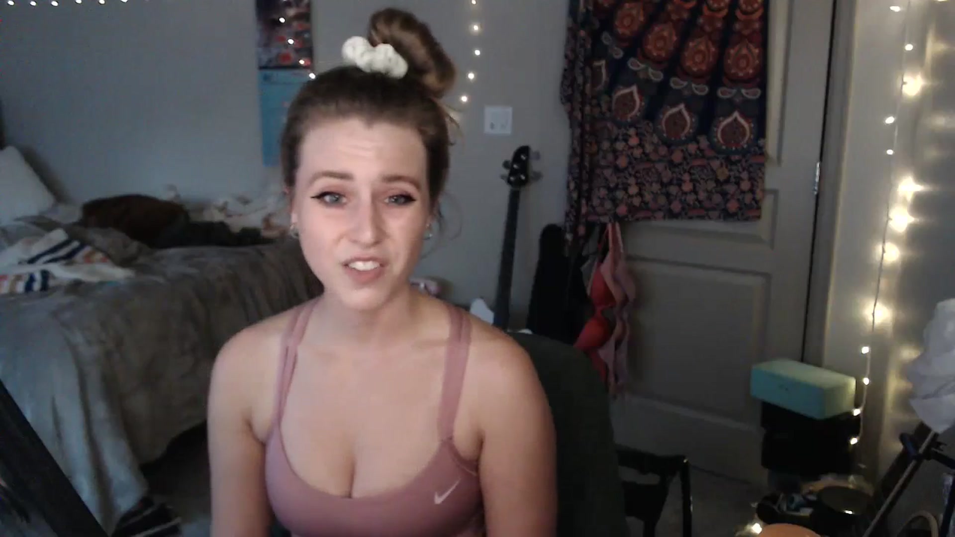 Gallery image thumbnail from Blake_Bardot's myfreecams stream on, 08/22/2023, 24:19 image 2 of 20