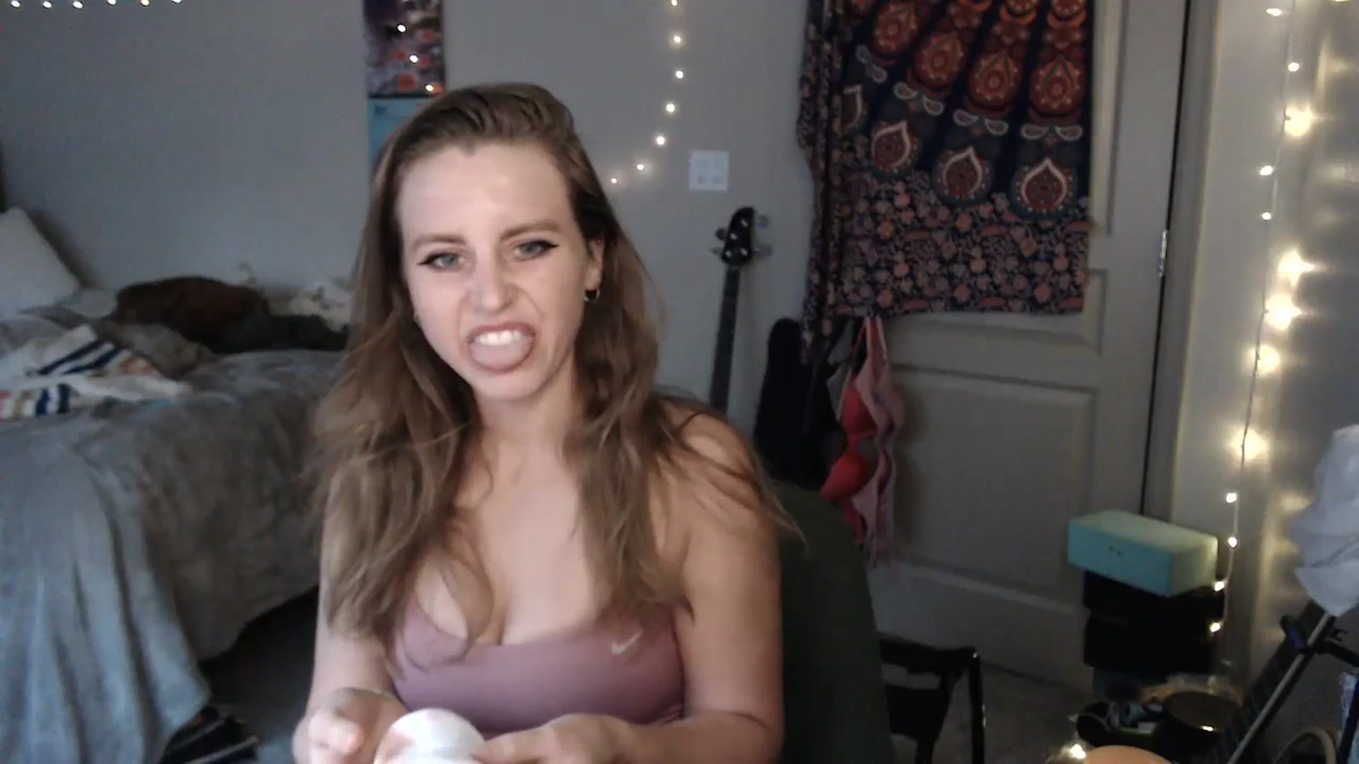 Gallery image thumbnail from Blake_Bardot's myfreecams stream on, 08/22/2023, 24:19 image 14 of 20