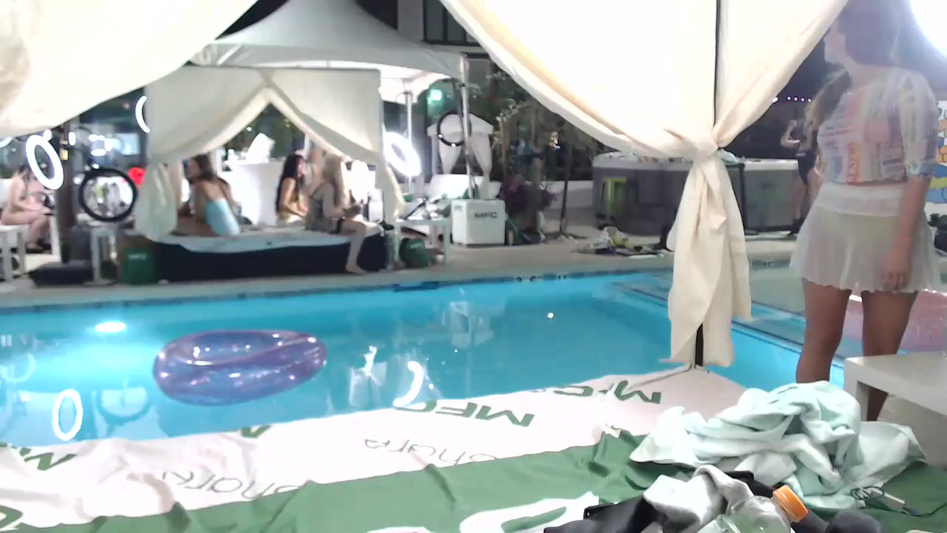 Gallery image thumbnail from Blake_Bardot's myfreecams stream on, 10/11/2023, 06:45 image 13 of 20