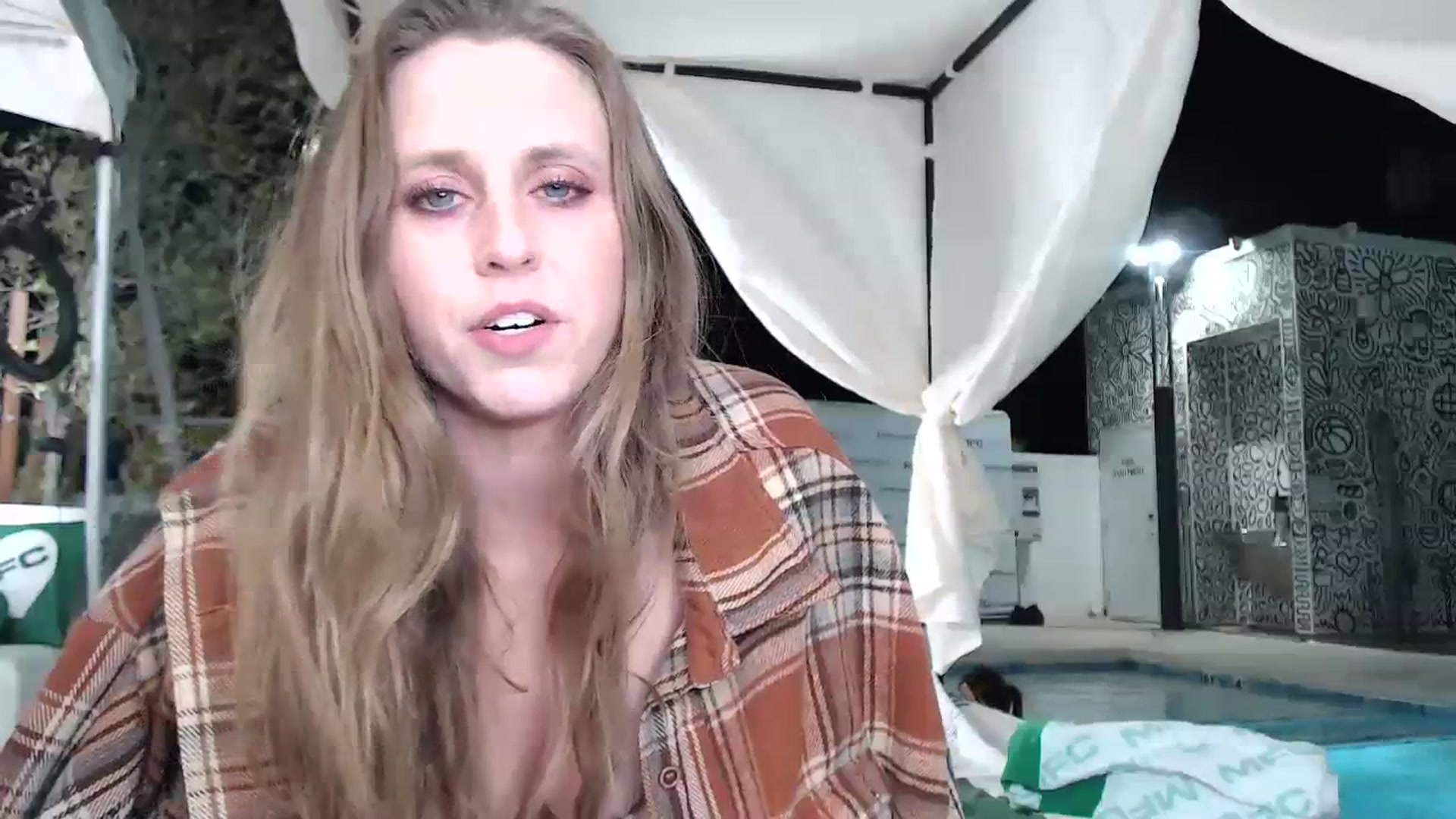 Gallery image thumbnail from Blake_Bardot's myfreecams stream on, 10/12/2023, 07:07 image 6 of 20