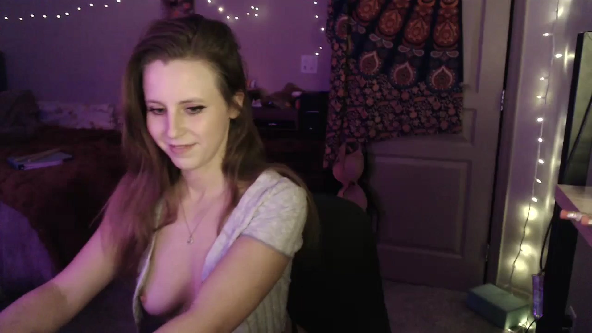 Gallery image thumbnail from Blake_Bardot's myfreecams stream on, 12/25/2023, 06:47 image 4 of 20