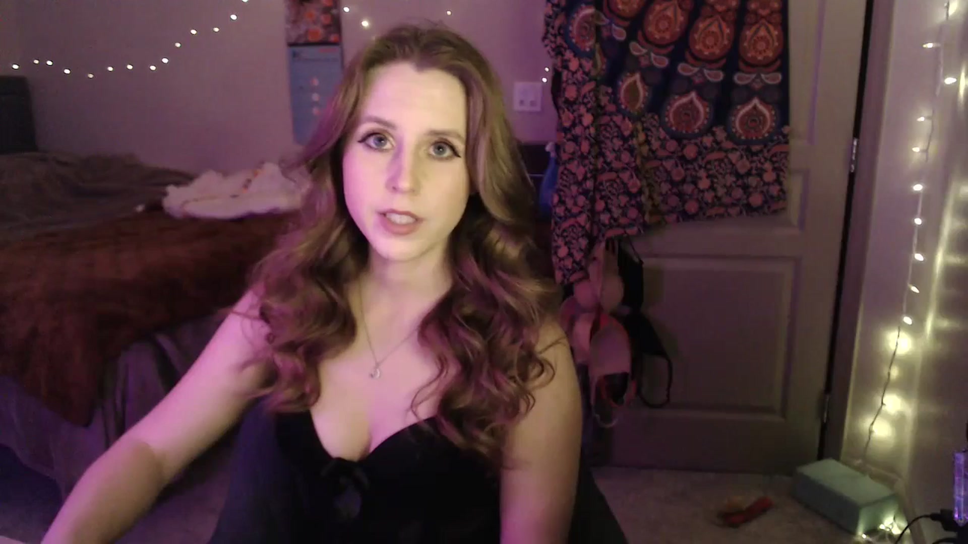 Gallery image thumbnail from Blake_Bardot's myfreecams stream on, 12/26/2023, 07:45 image 6 of 20