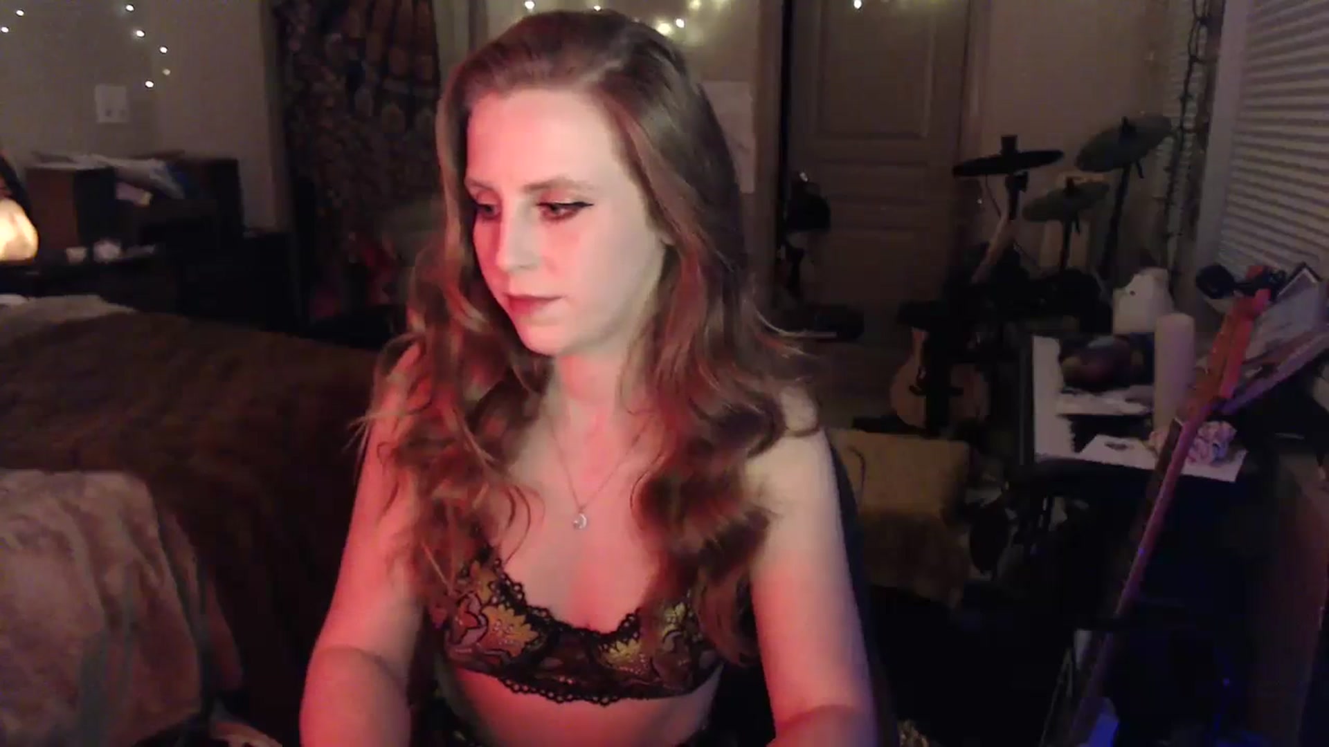 Gallery image thumbnail from Blake_Bardot's myfreecams stream on, 01/01/2024, 08:42 image 2 of 20