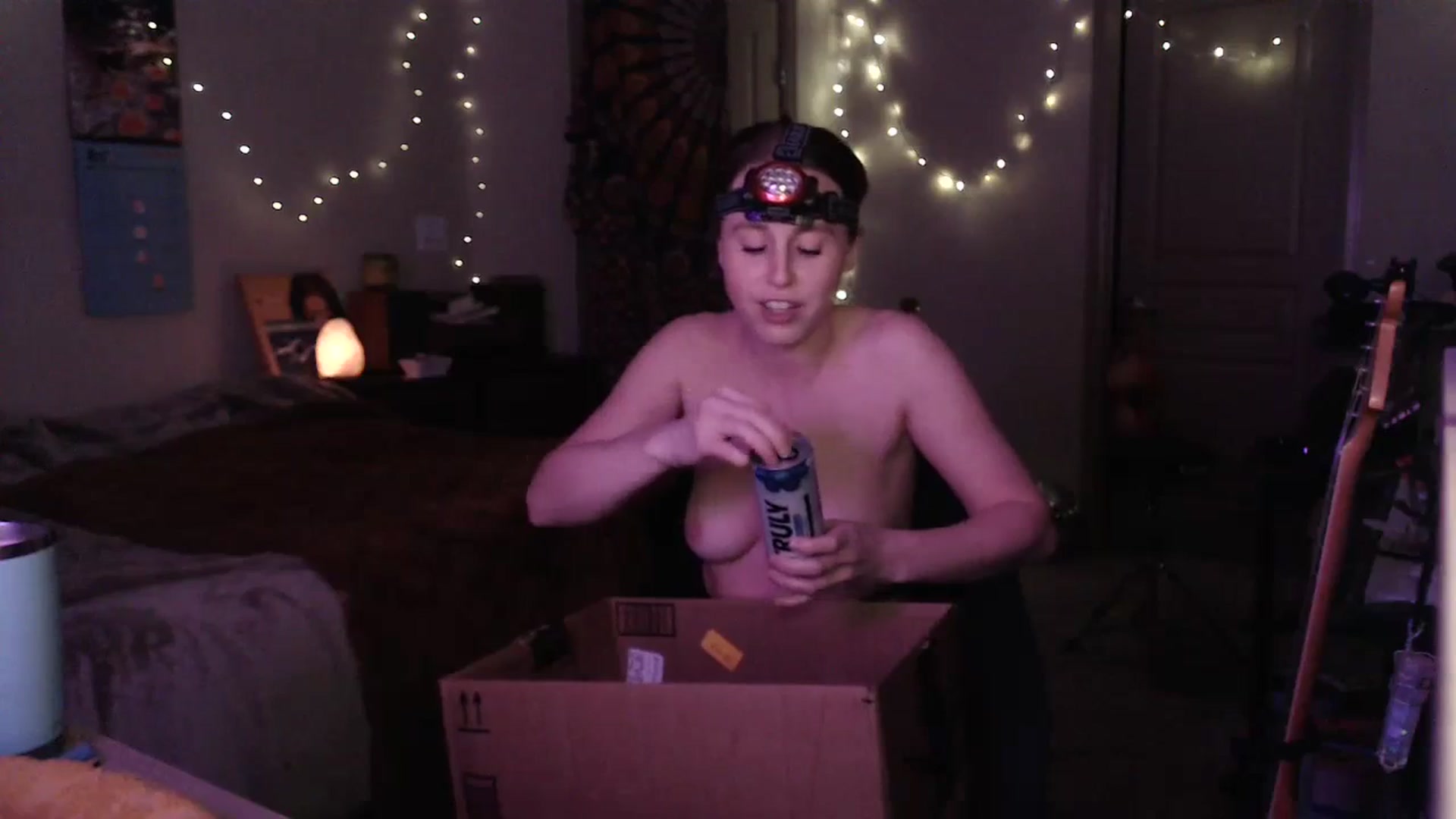Gallery image thumbnail from Blake_Bardot's myfreecams stream on, 03/13/2024, 07:22 image 17 of 20